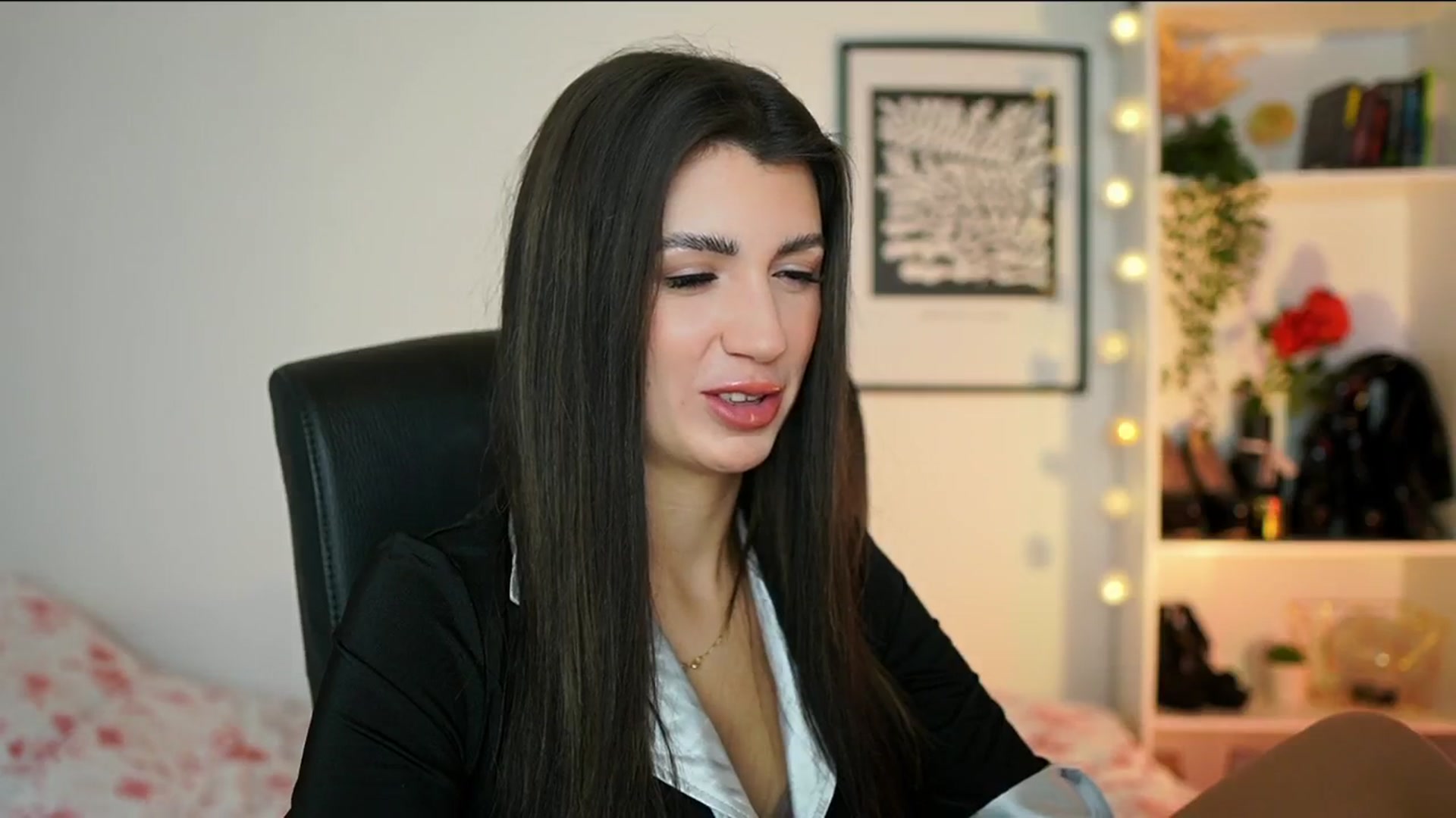 Gallery image thumbnail from Julia_Roca's myfreecams stream on, 01/20/2025, 10:51 image 3 of 20