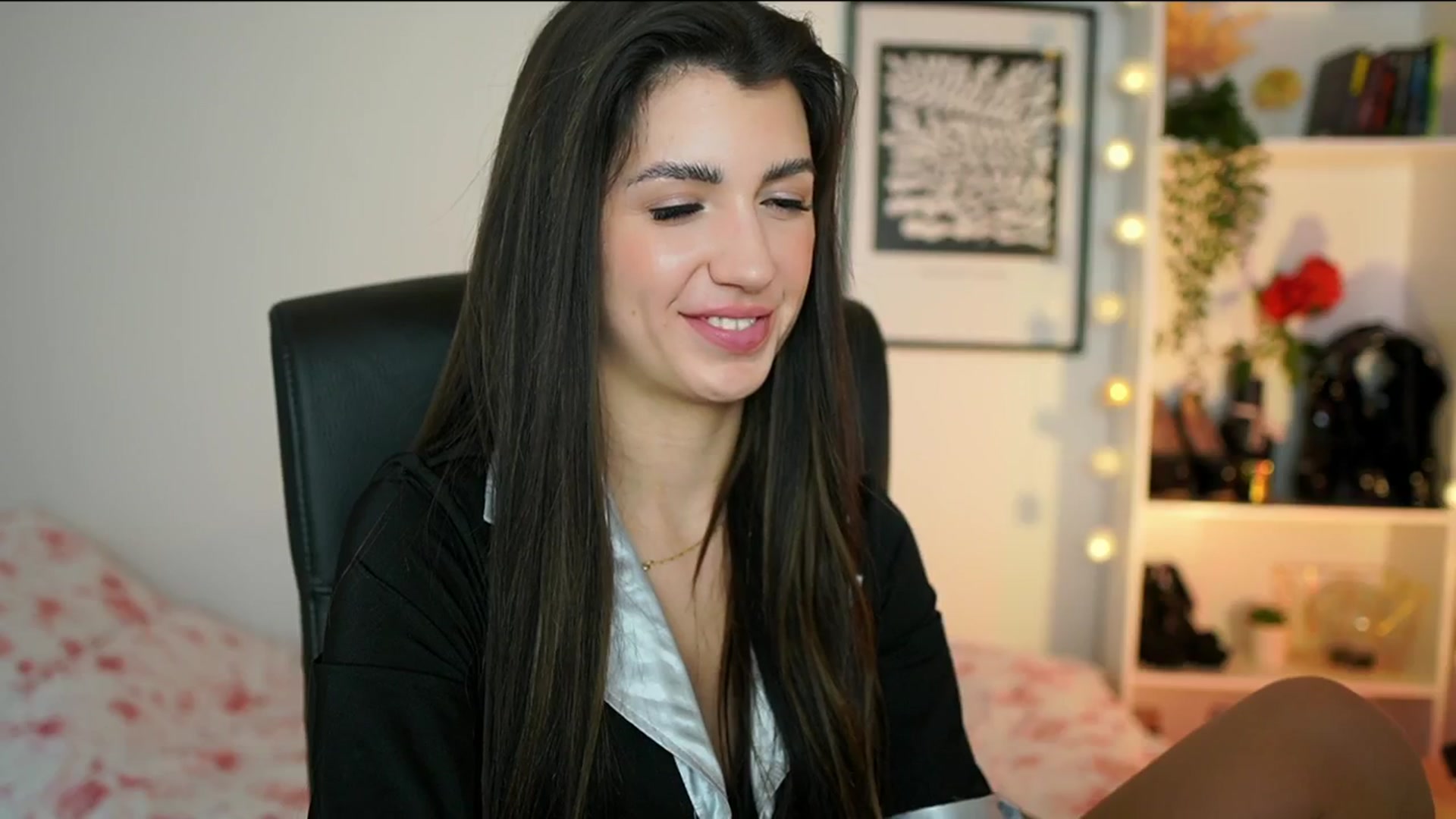 Gallery image thumbnail from Julia_Roca's myfreecams stream on, 01/20/2025, 13:04 image 13 of 20