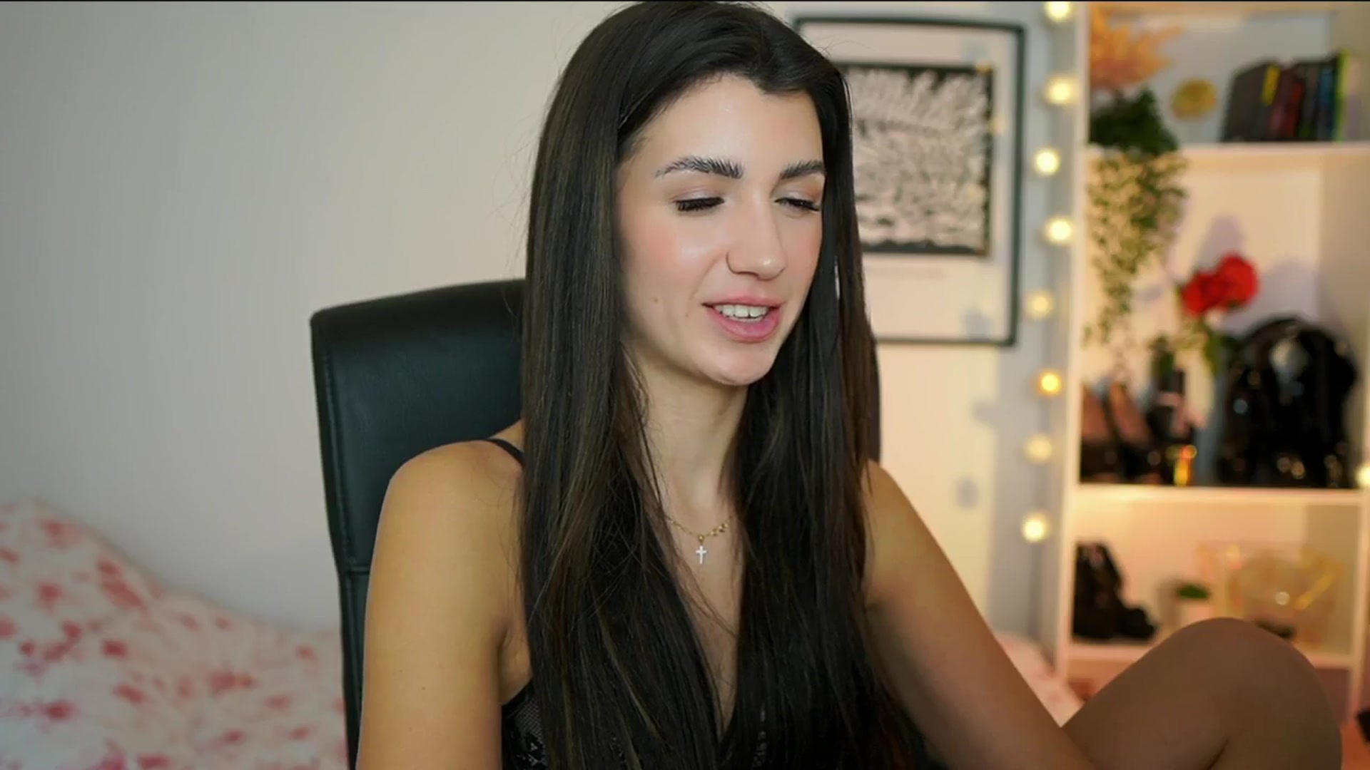Gallery image thumbnail from Julia_Roca's myfreecams stream on, 01/20/2025, 13:04 image 17 of 20