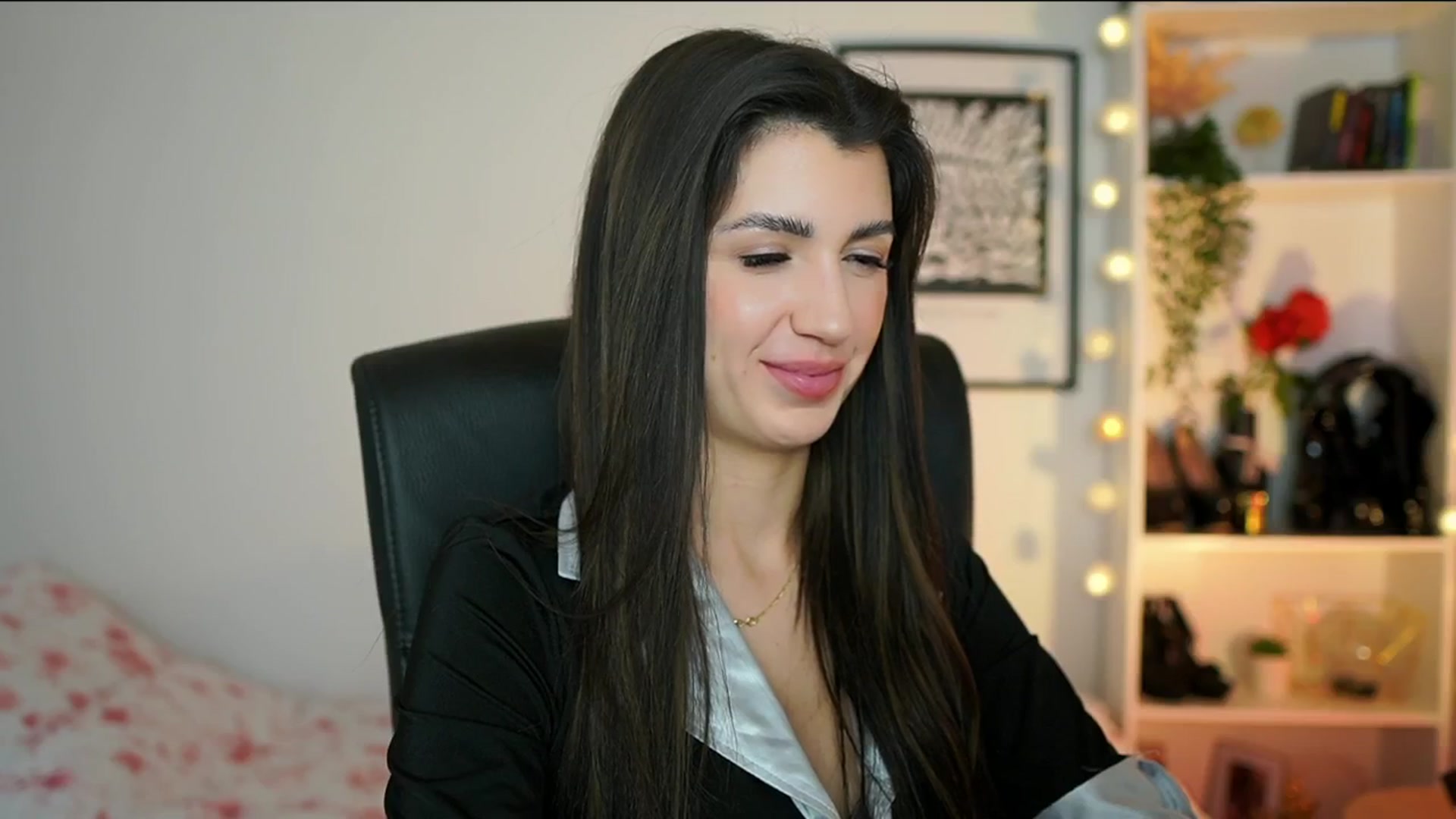 Gallery image thumbnail from Julia_Roca's myfreecams stream on, 01/20/2025, 13:04 image 5 of 20