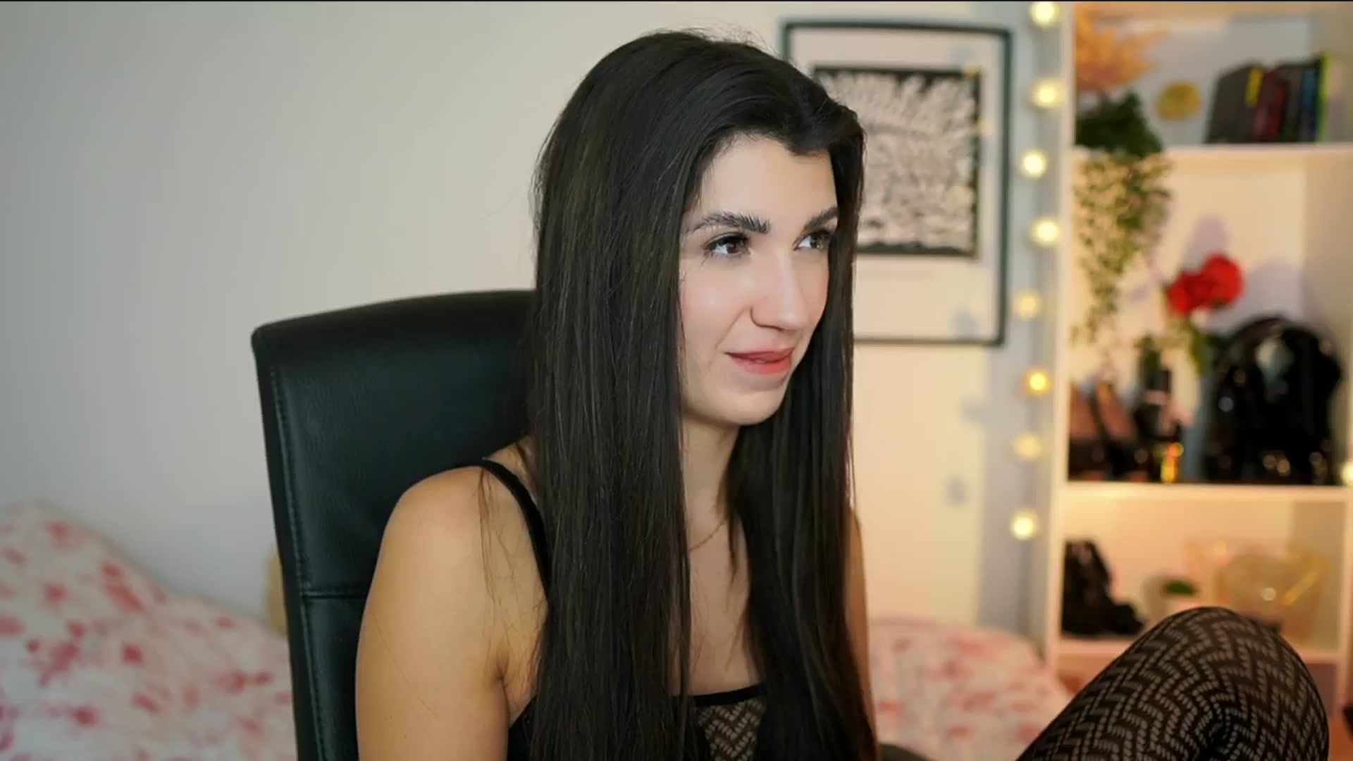 Gallery image thumbnail from Julia_Roca's myfreecams stream on, 01/20/2025, 15:01 image 6 of 20
