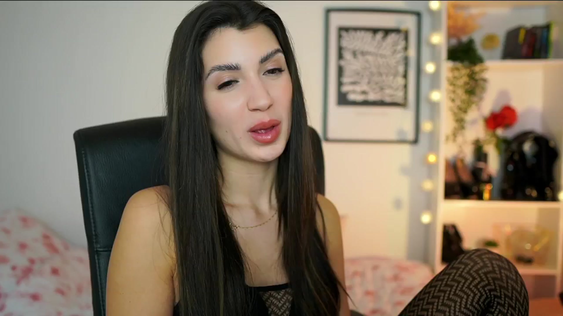 Gallery image thumbnail from Julia_Roca's myfreecams stream on, 01/20/2025, 15:01 image 3 of 20