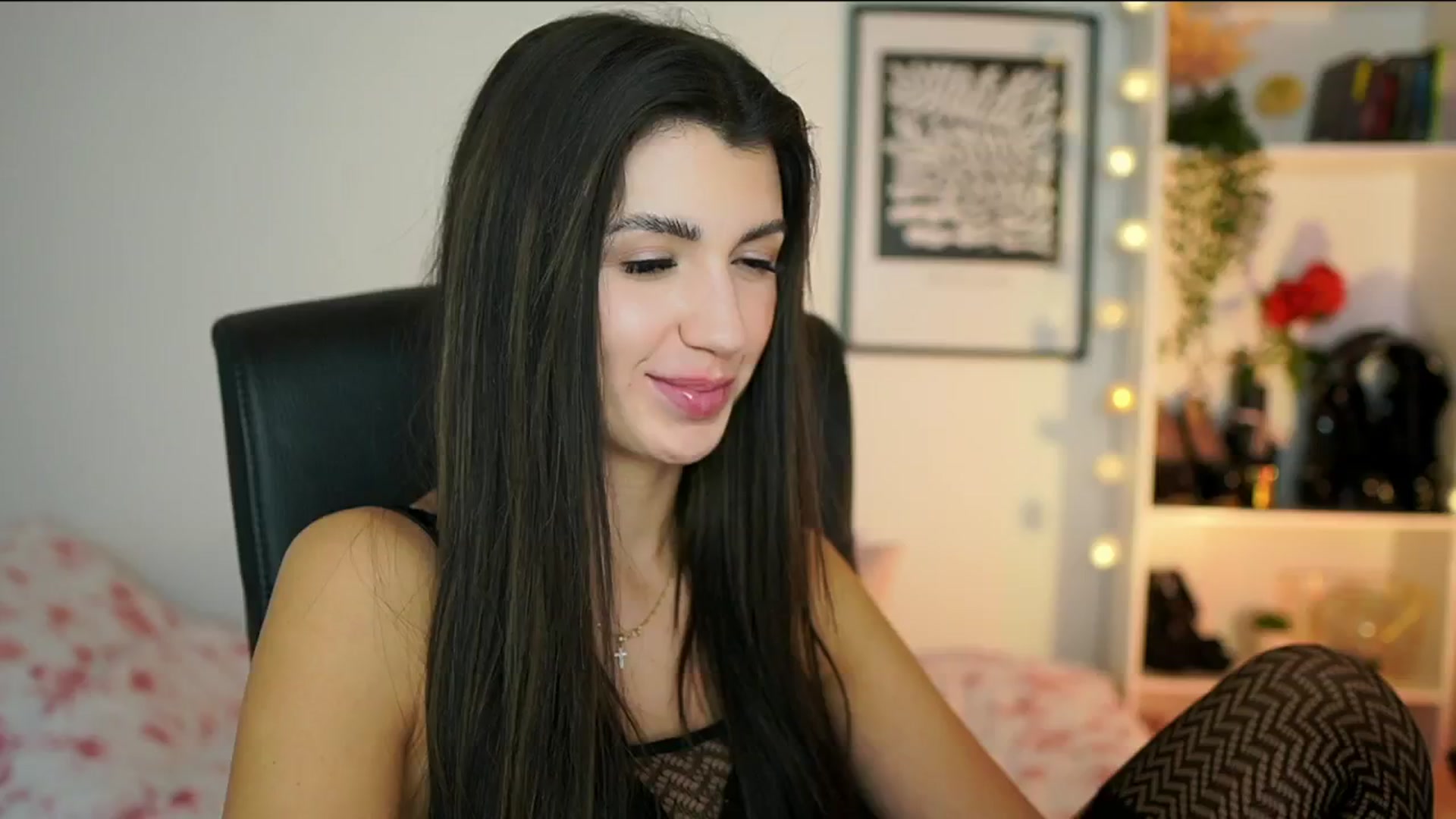 Gallery image thumbnail from Julia_Roca's myfreecams stream on, 01/20/2025, 17:27 image 2 of 20