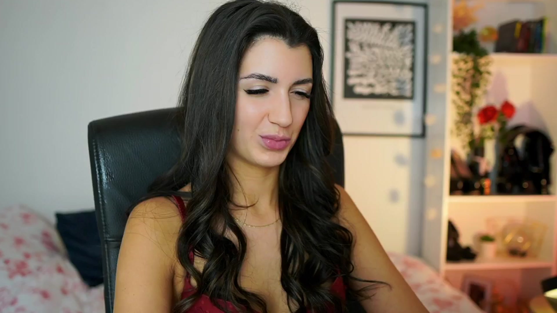 Gallery image thumbnail from Julia_Roca's myfreecams stream on, 01/23/2025, 19:21 image 17 of 20