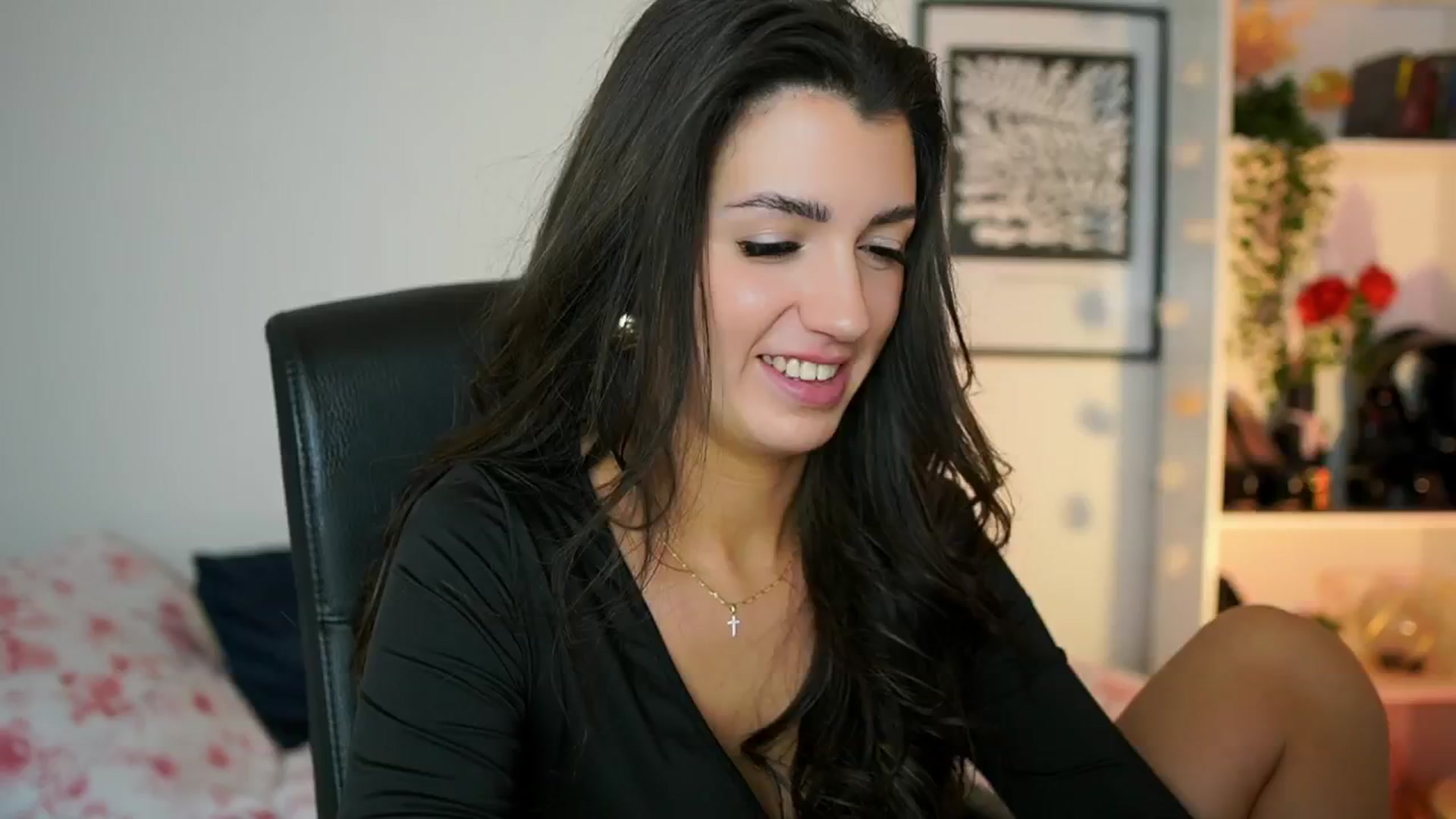Gallery image thumbnail from Julia_Roca's myfreecams stream on, 01/24/2025, 12:31 image 14 of 20