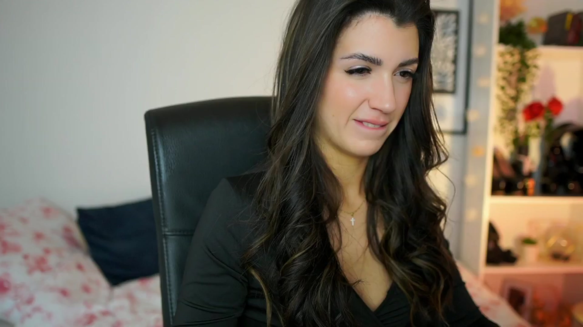 Gallery image thumbnail from Julia_Roca's myfreecams stream on, 01/24/2025, 12:31 image 9 of 20