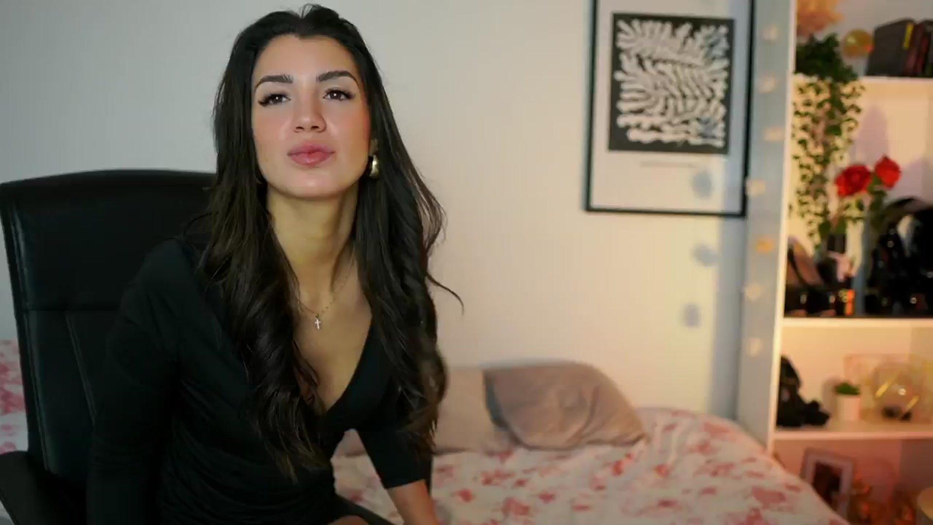 Gallery image thumbnail from Julia_Roca's myfreecams stream on, 01/24/2025, 12:31 image 1 of 20