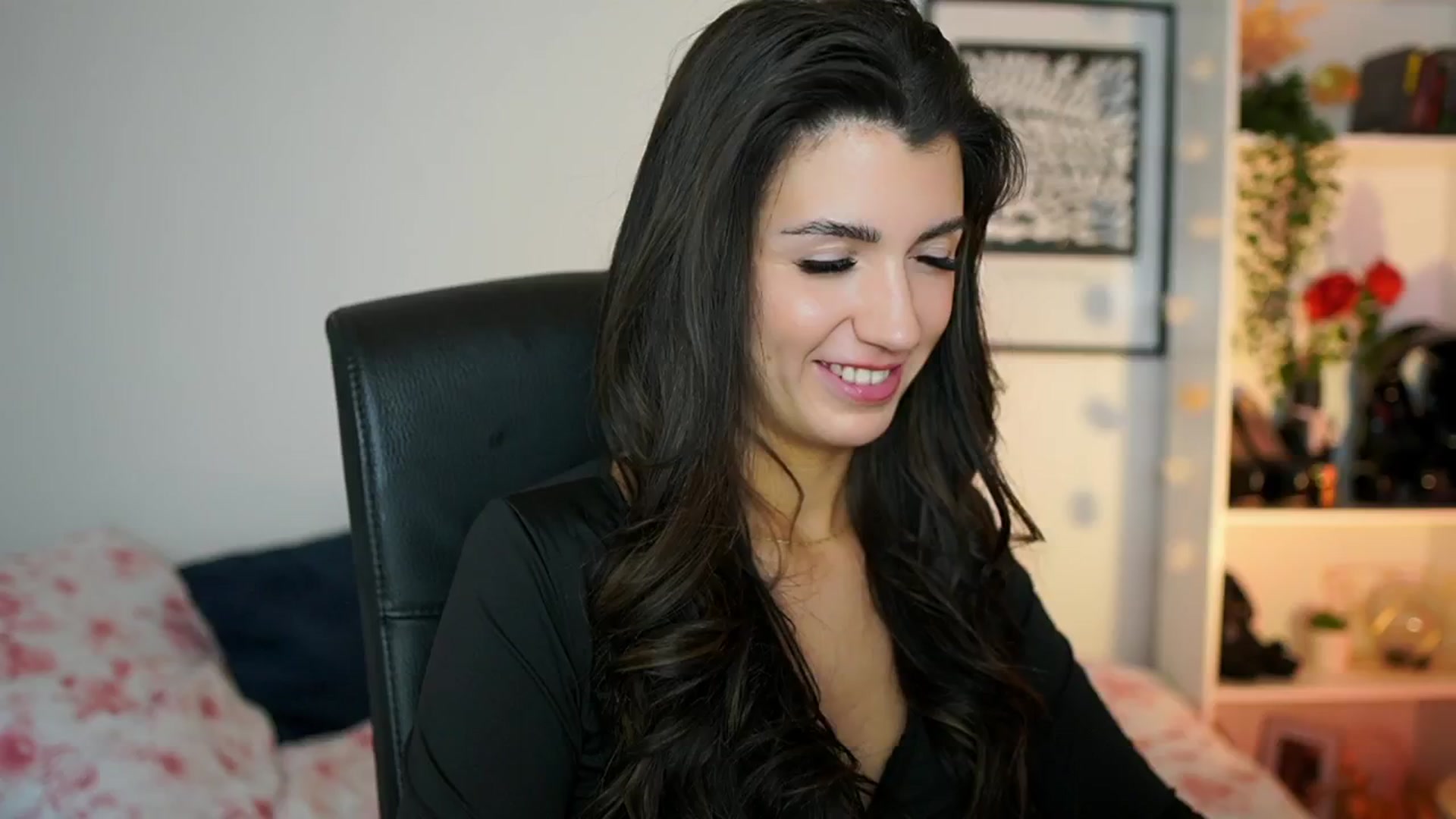 Gallery image thumbnail from Julia_Roca's myfreecams stream on, 01/24/2025, 14:04 image 2 of 20