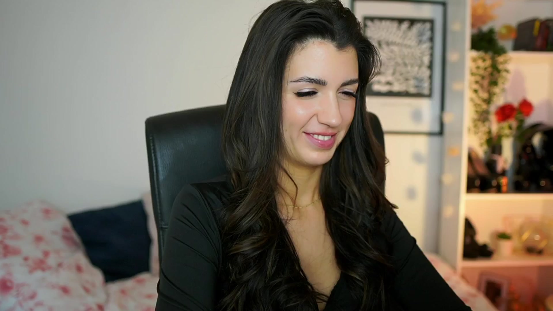 Gallery image thumbnail from Julia_Roca's myfreecams stream on, 01/24/2025, 14:04 image 18 of 20
