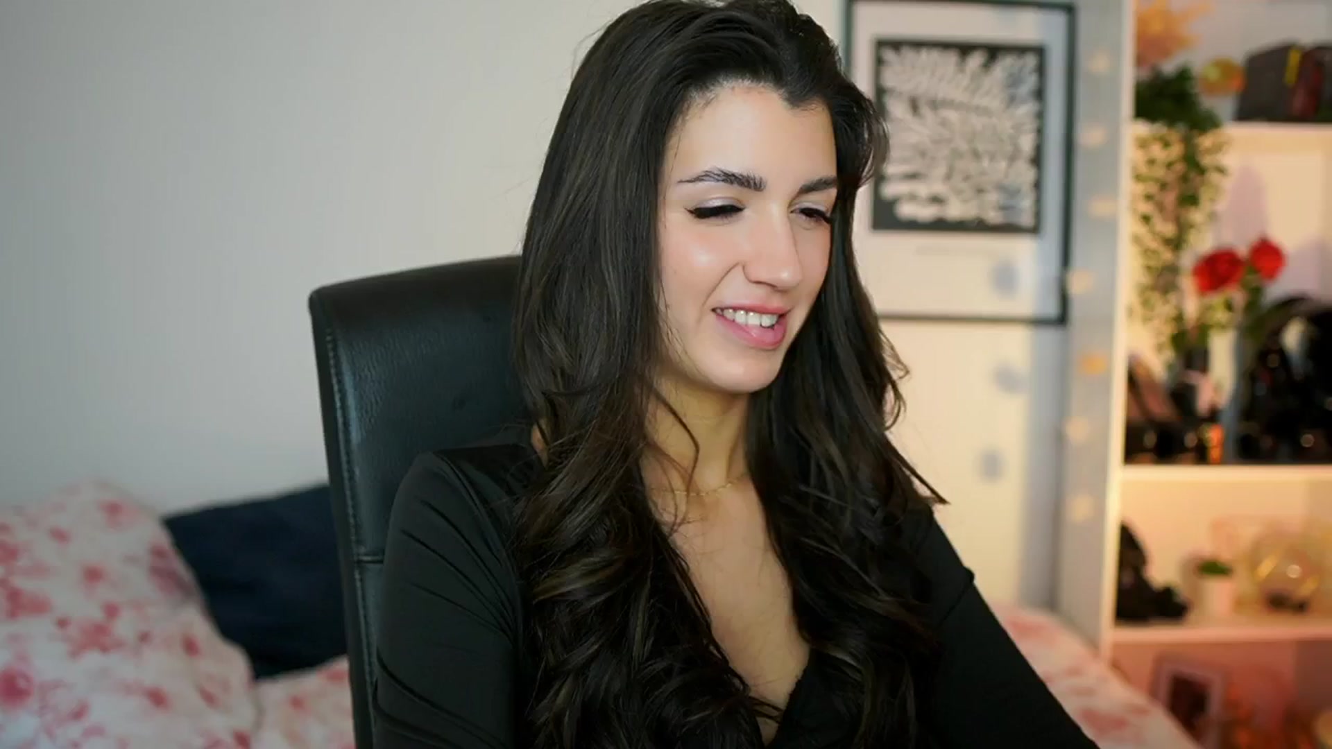 Gallery image thumbnail from Julia_Roca's myfreecams stream on, 01/24/2025, 14:04 image 9 of 20