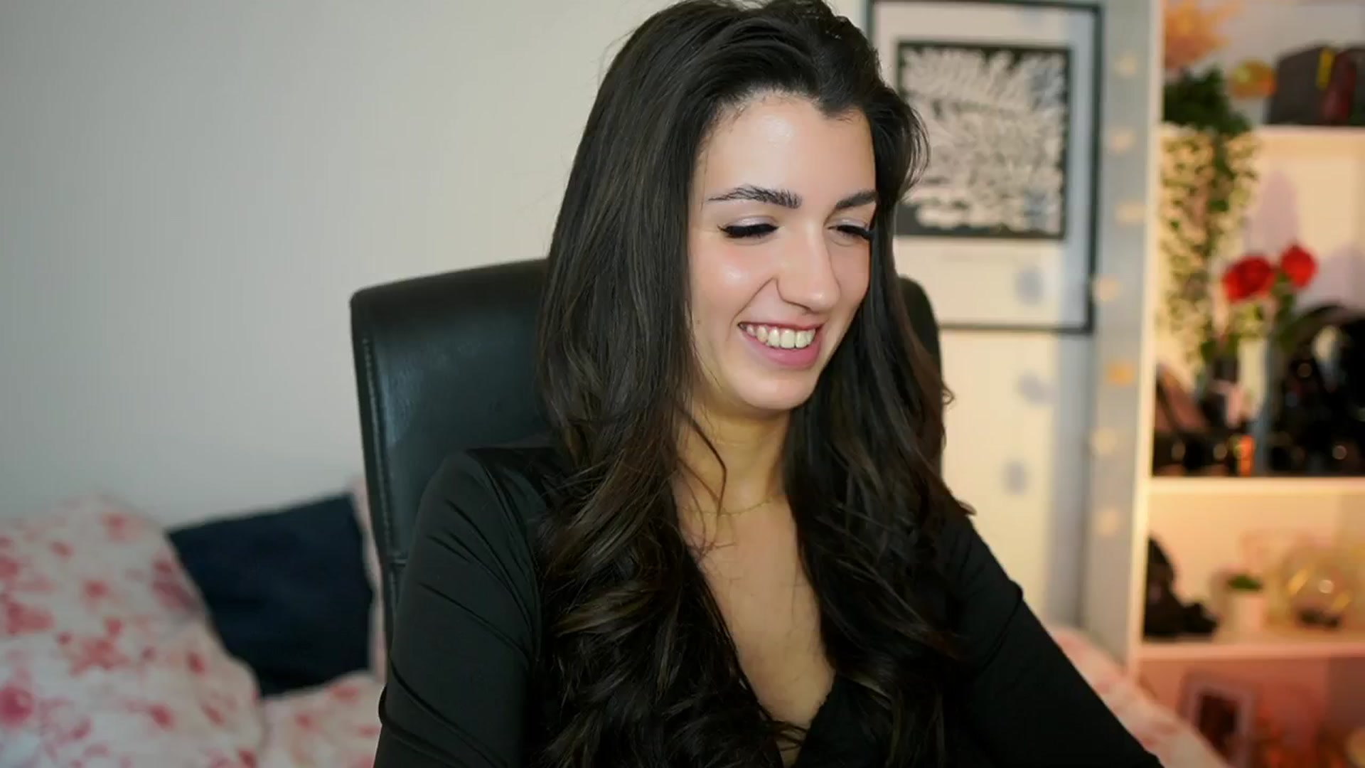 Gallery image thumbnail from Julia_Roca's myfreecams stream on, 01/24/2025, 14:04 image 19 of 20