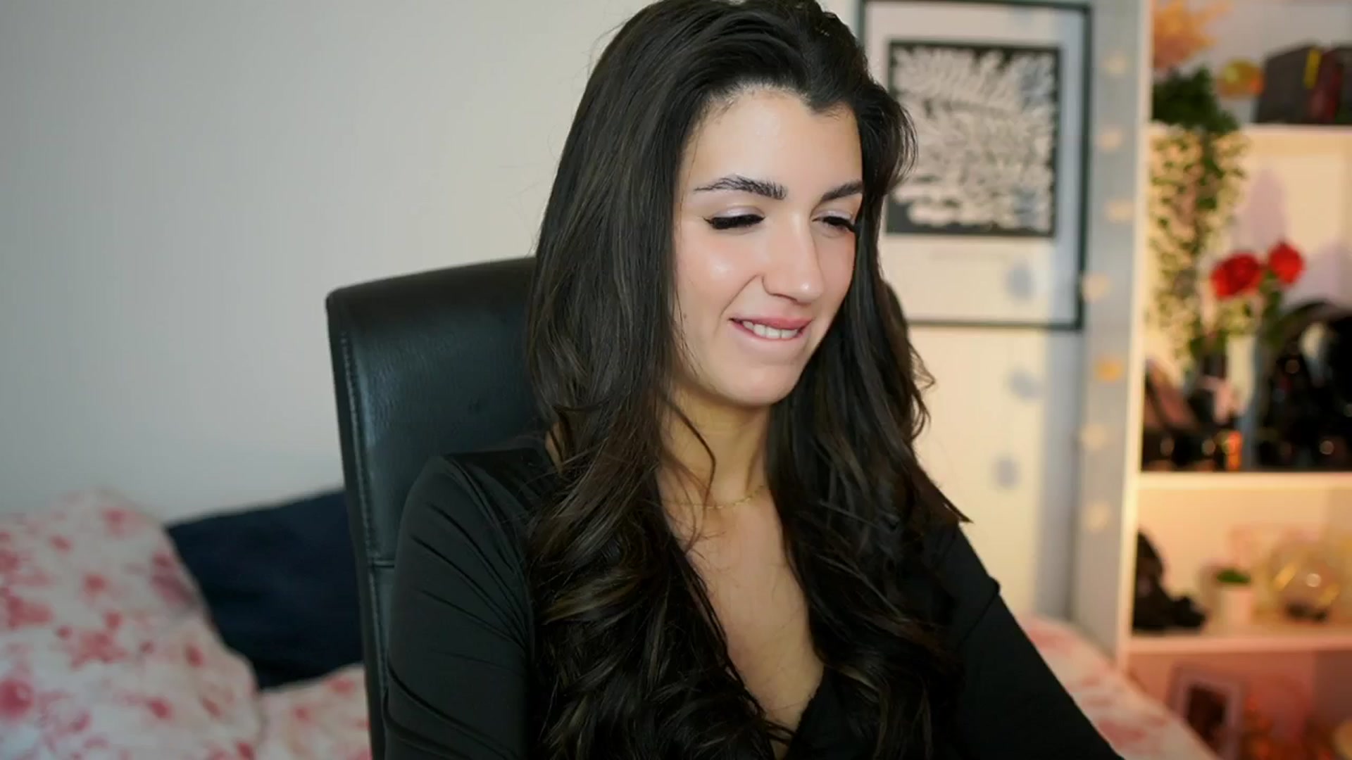 Gallery image thumbnail from Julia_Roca's myfreecams stream on, 01/24/2025, 14:04 image 7 of 20