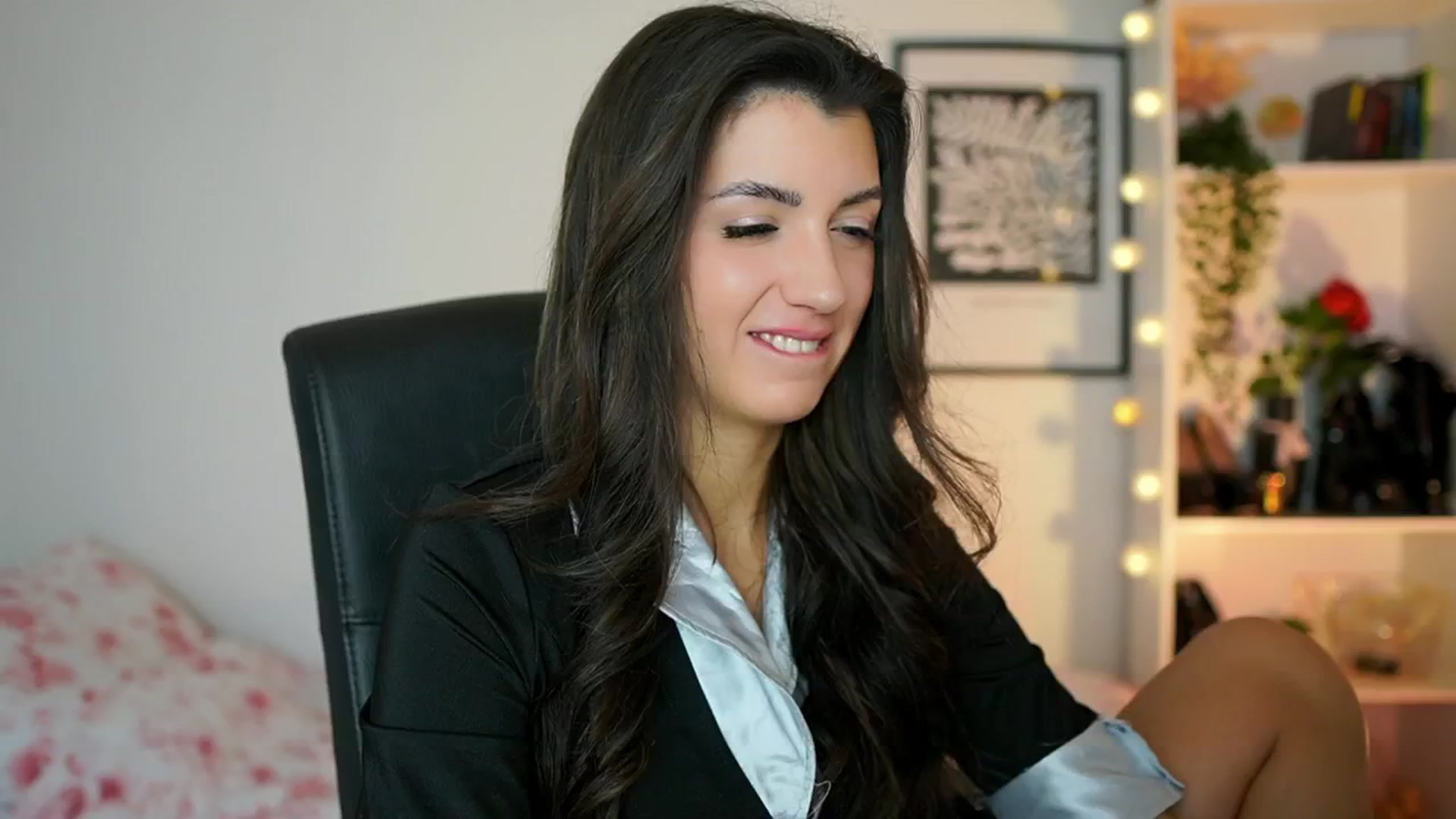 Gallery image thumbnail from Julia_Roca's myfreecams stream on, 02/05/2025, 14:56 image 2 of 20