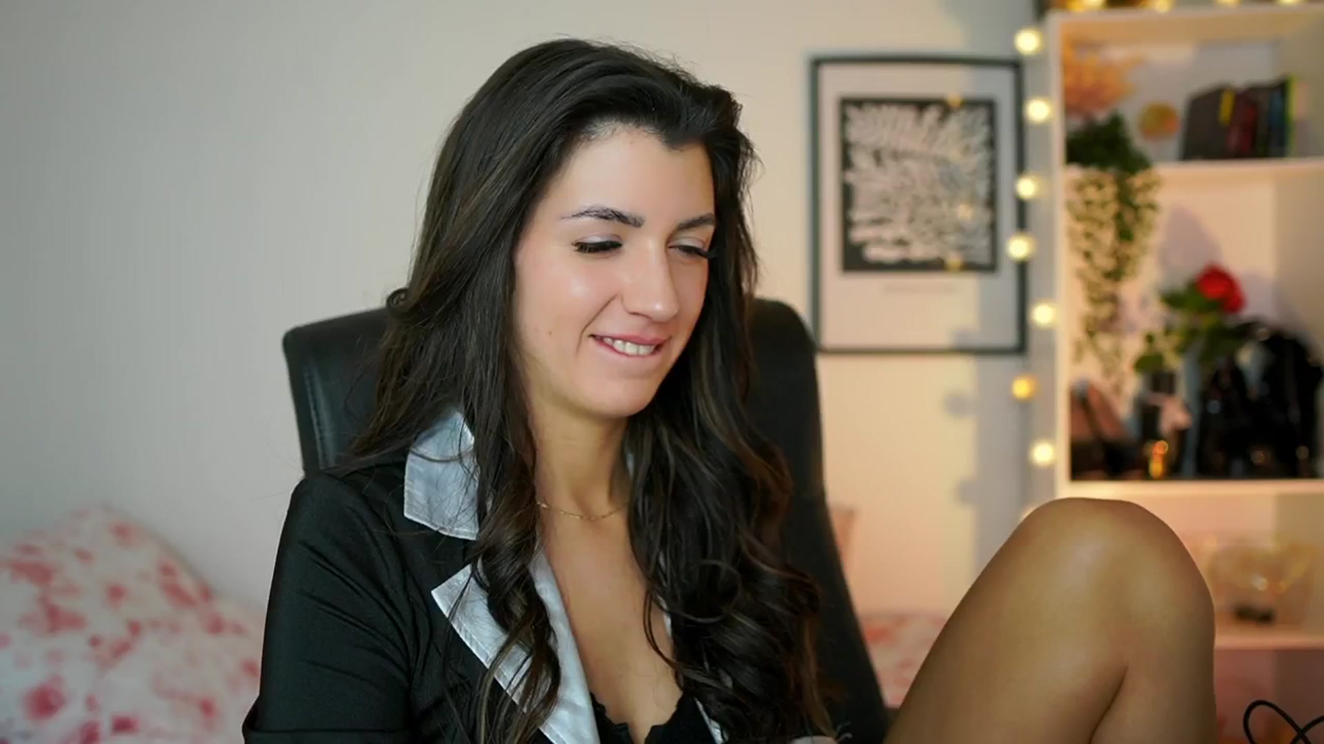 Gallery image thumbnail from Julia_Roca's myfreecams stream on, 02/05/2025, 16:56 image 20 of 20