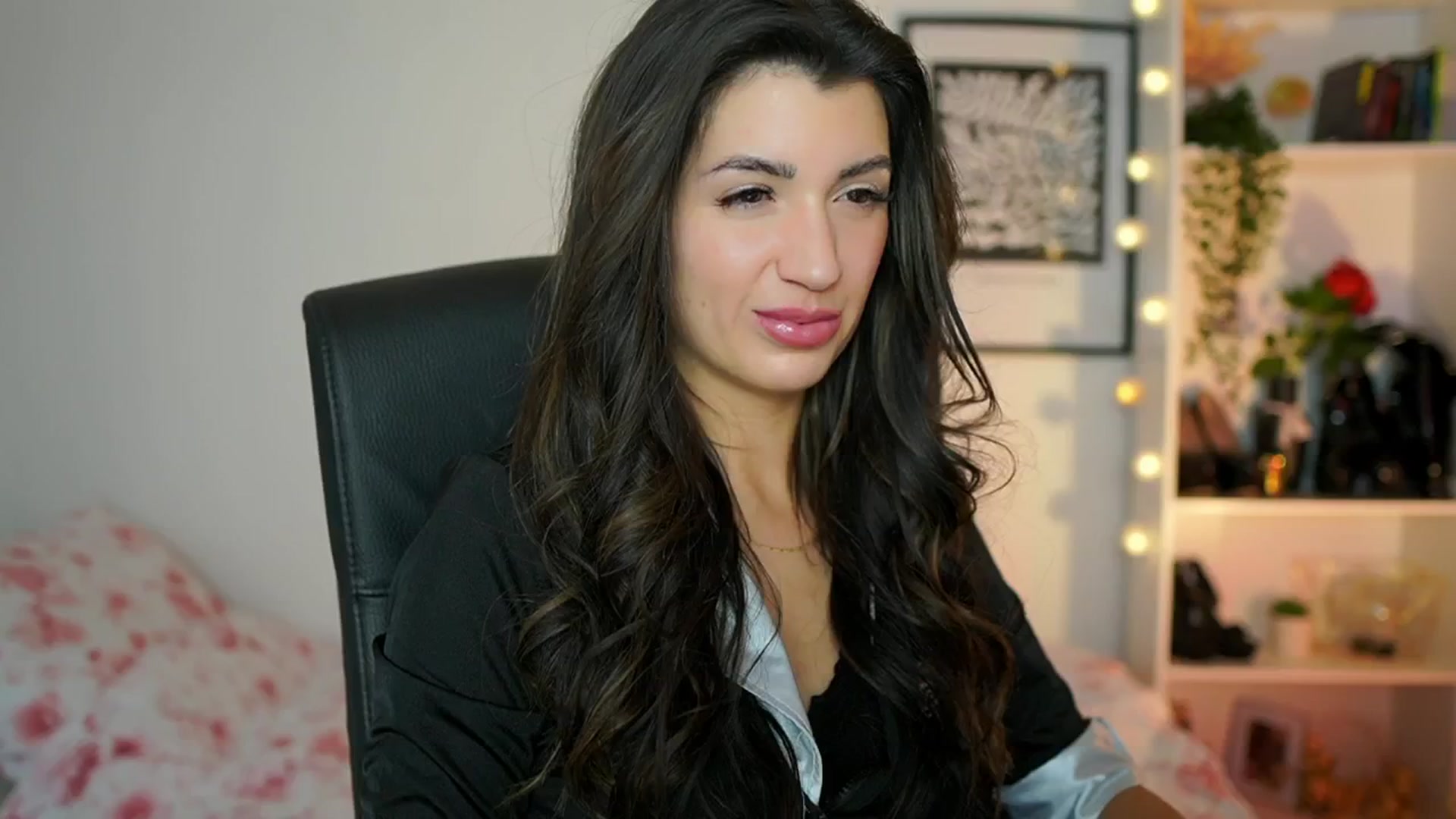Gallery image thumbnail from Julia_Roca's myfreecams stream on, 02/05/2025, 16:56 image 1 of 20