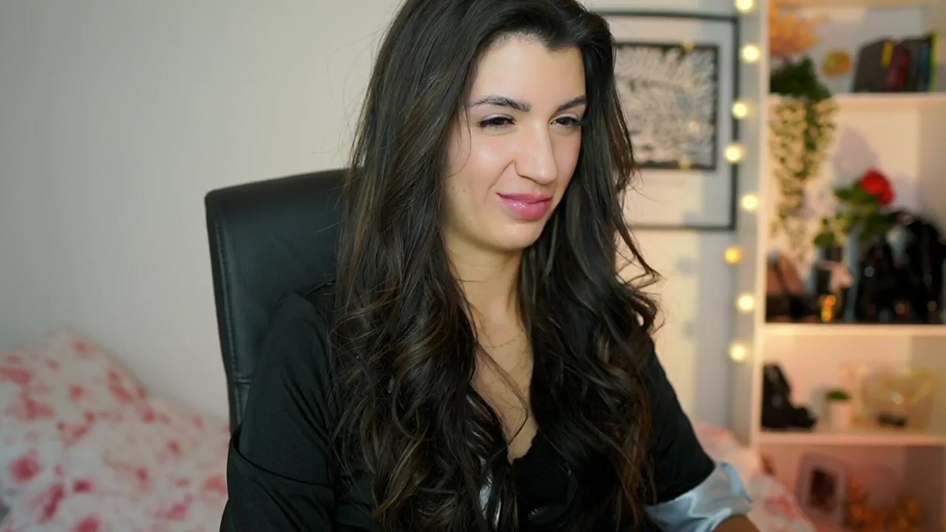 Gallery image thumbnail from Julia_Roca's myfreecams stream on, 02/05/2025, 16:56 image 8 of 20
