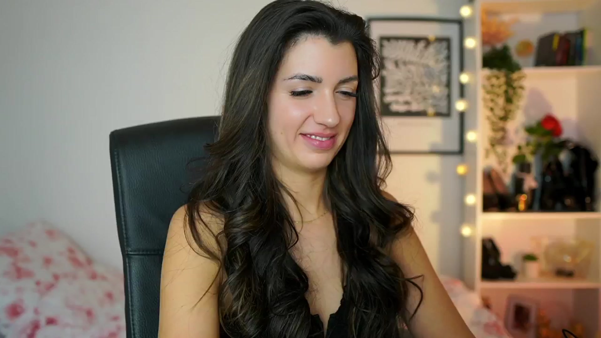 Gallery image thumbnail from Julia_Roca's myfreecams stream on, 02/05/2025, 18:15 image 12 of 20