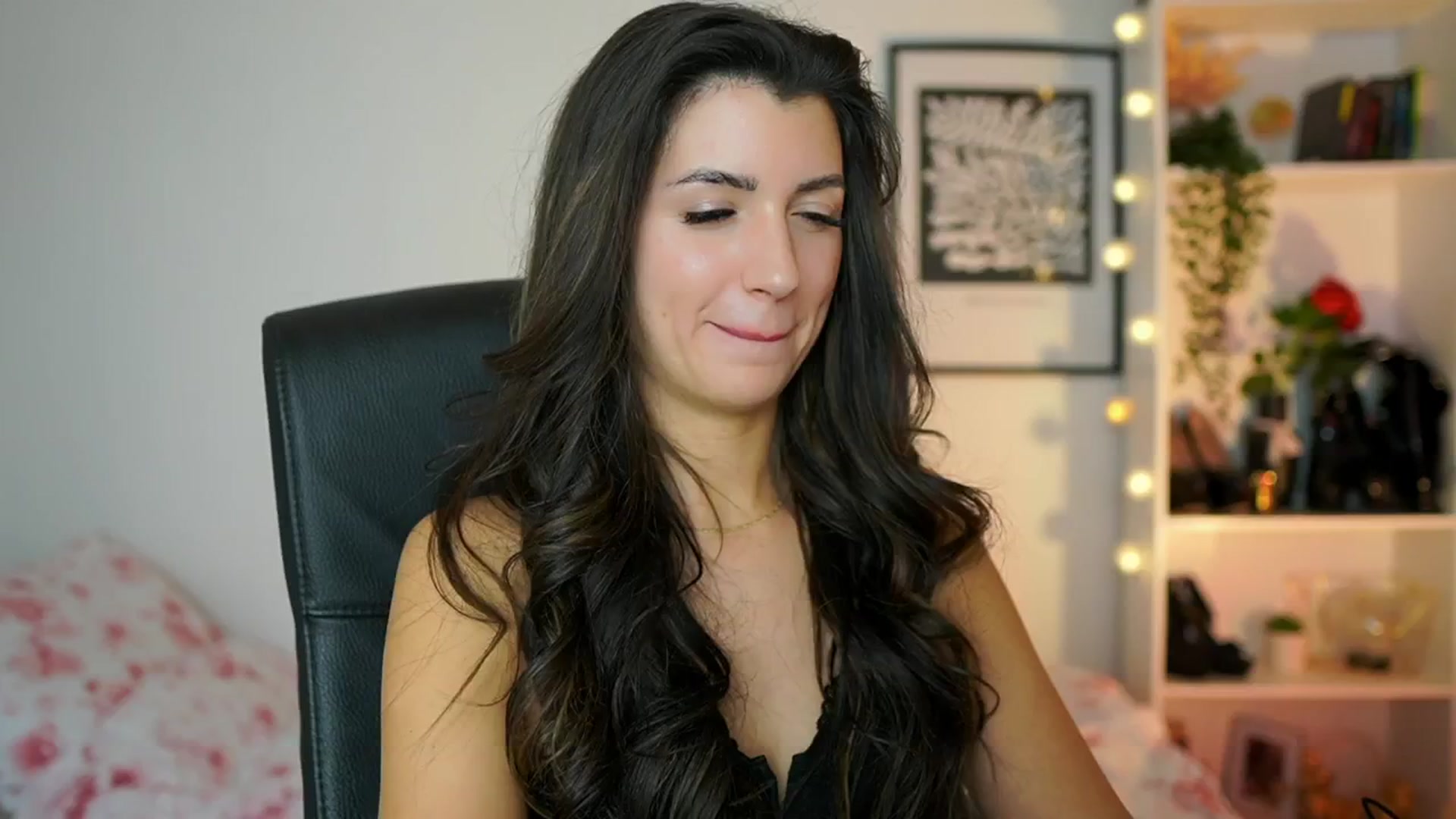 Gallery image thumbnail from Julia_Roca's myfreecams stream on, 02/05/2025, 18:15 image 13 of 20