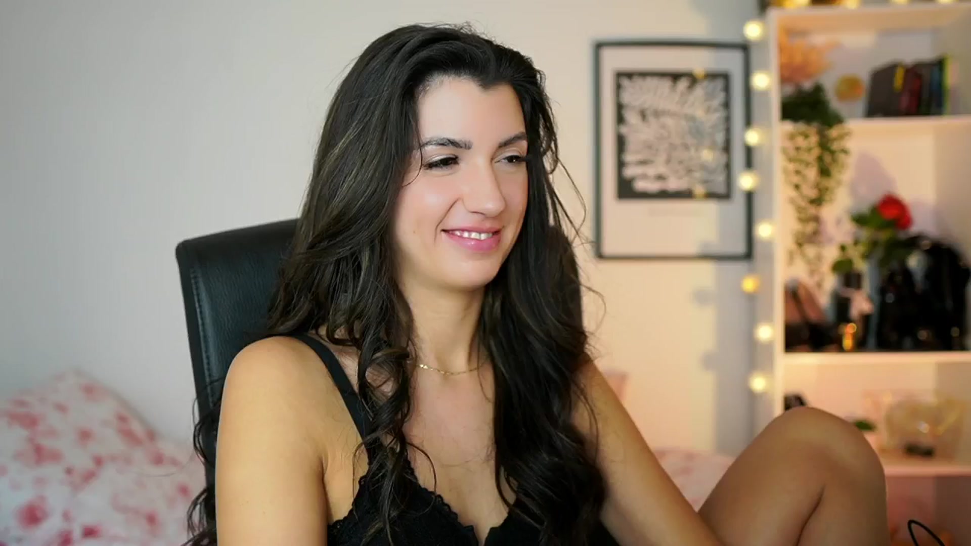 Gallery image thumbnail from Julia_Roca's myfreecams stream on, 02/05/2025, 18:15 image 8 of 20