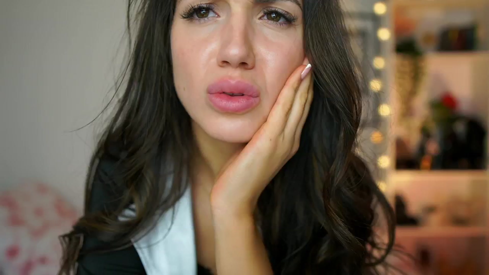 Gallery image thumbnail from Julia_Roca's myfreecams stream on, 02/05/2025, 19:01 image 2 of 20