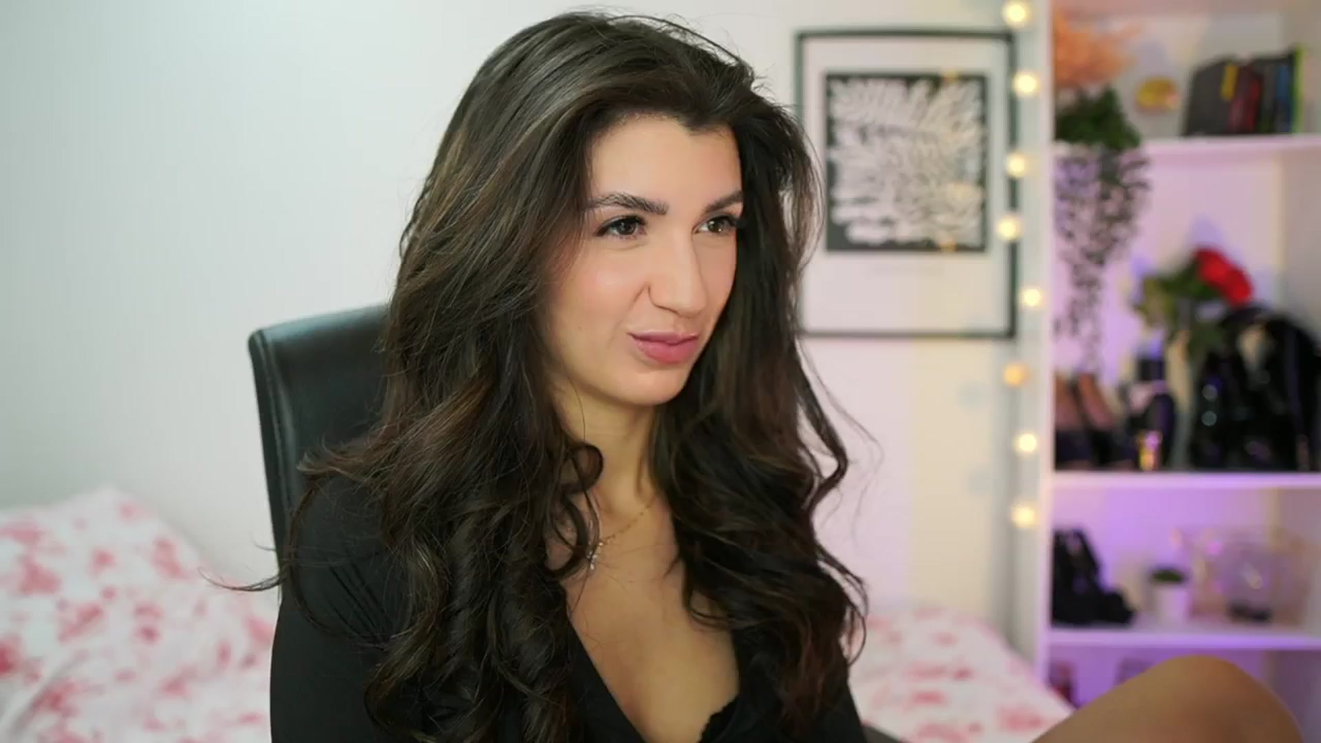 Gallery image thumbnail from Julia_Roca's myfreecams stream on, 02/07/2025, 15:45 image 5 of 20