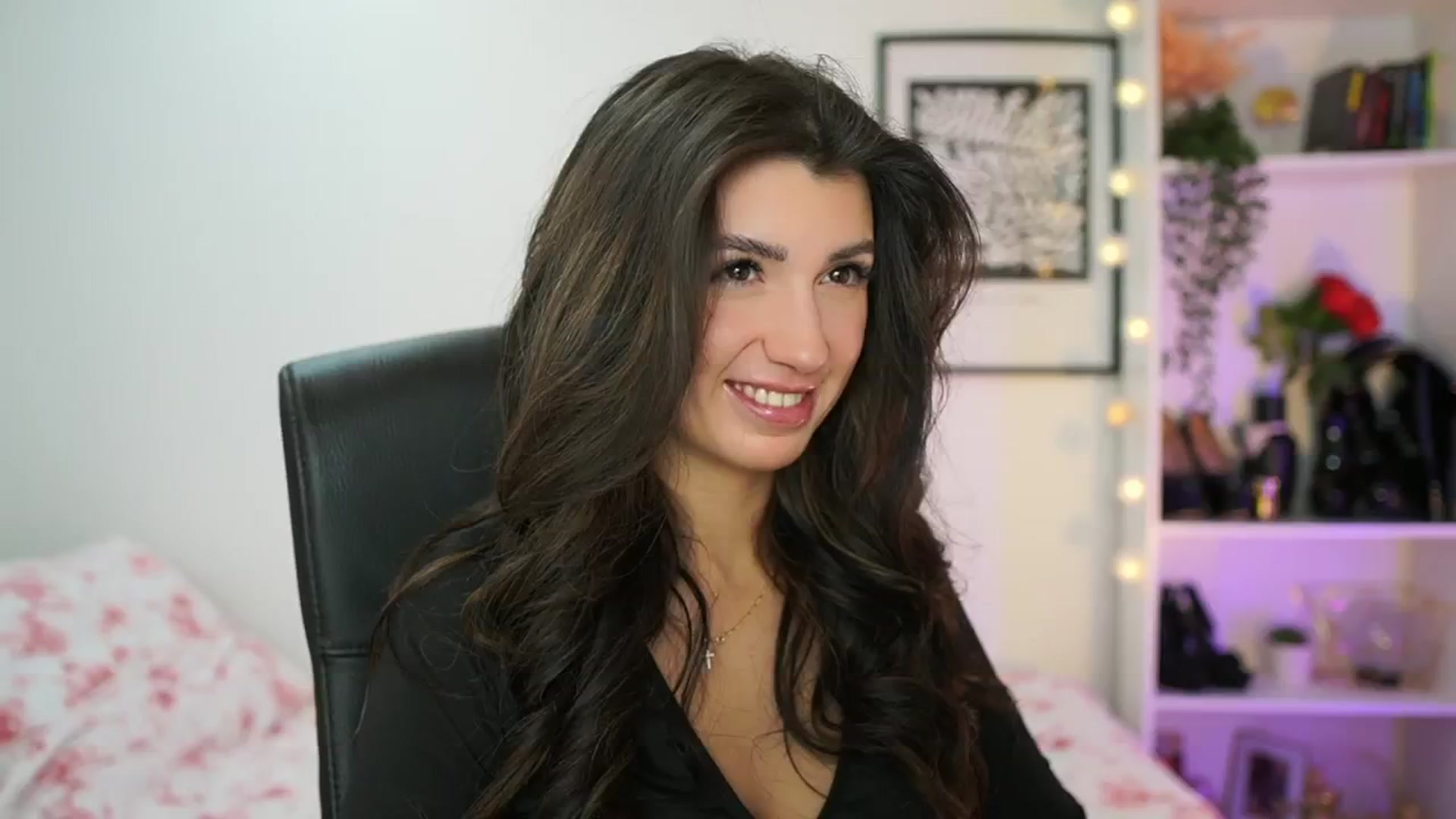 Gallery image thumbnail from Julia_Roca's myfreecams stream on, 02/07/2025, 15:45 image 1 of 20