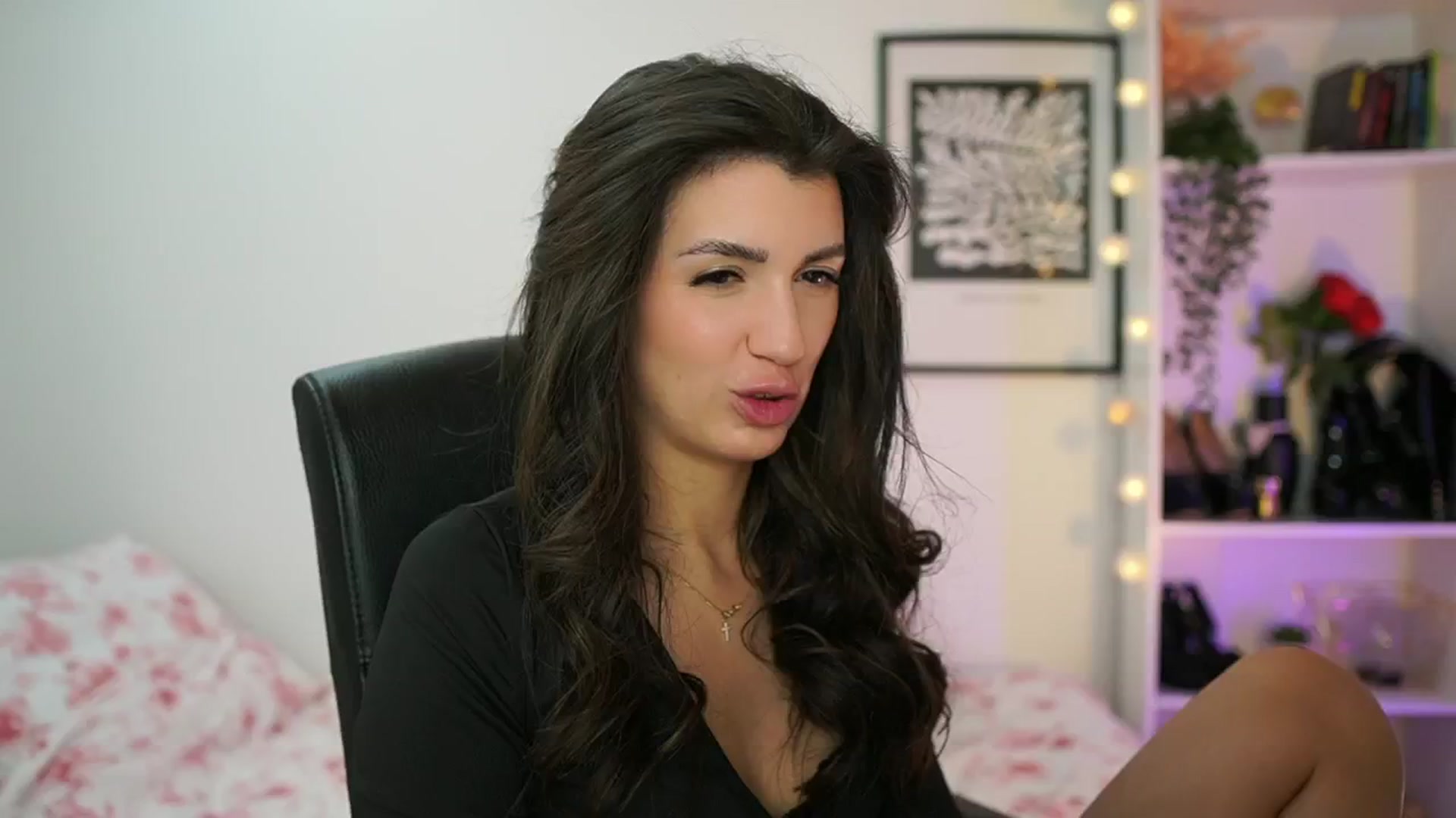 Gallery image thumbnail from Julia_Roca's myfreecams stream on, 02/07/2025, 15:45 image 8 of 20