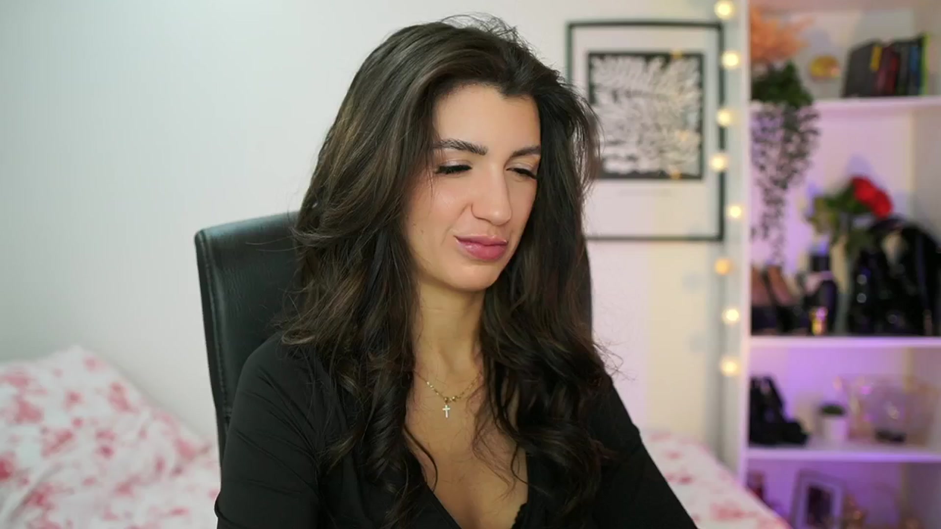 Gallery image thumbnail from Julia_Roca's myfreecams stream on, 02/07/2025, 15:45 image 4 of 20