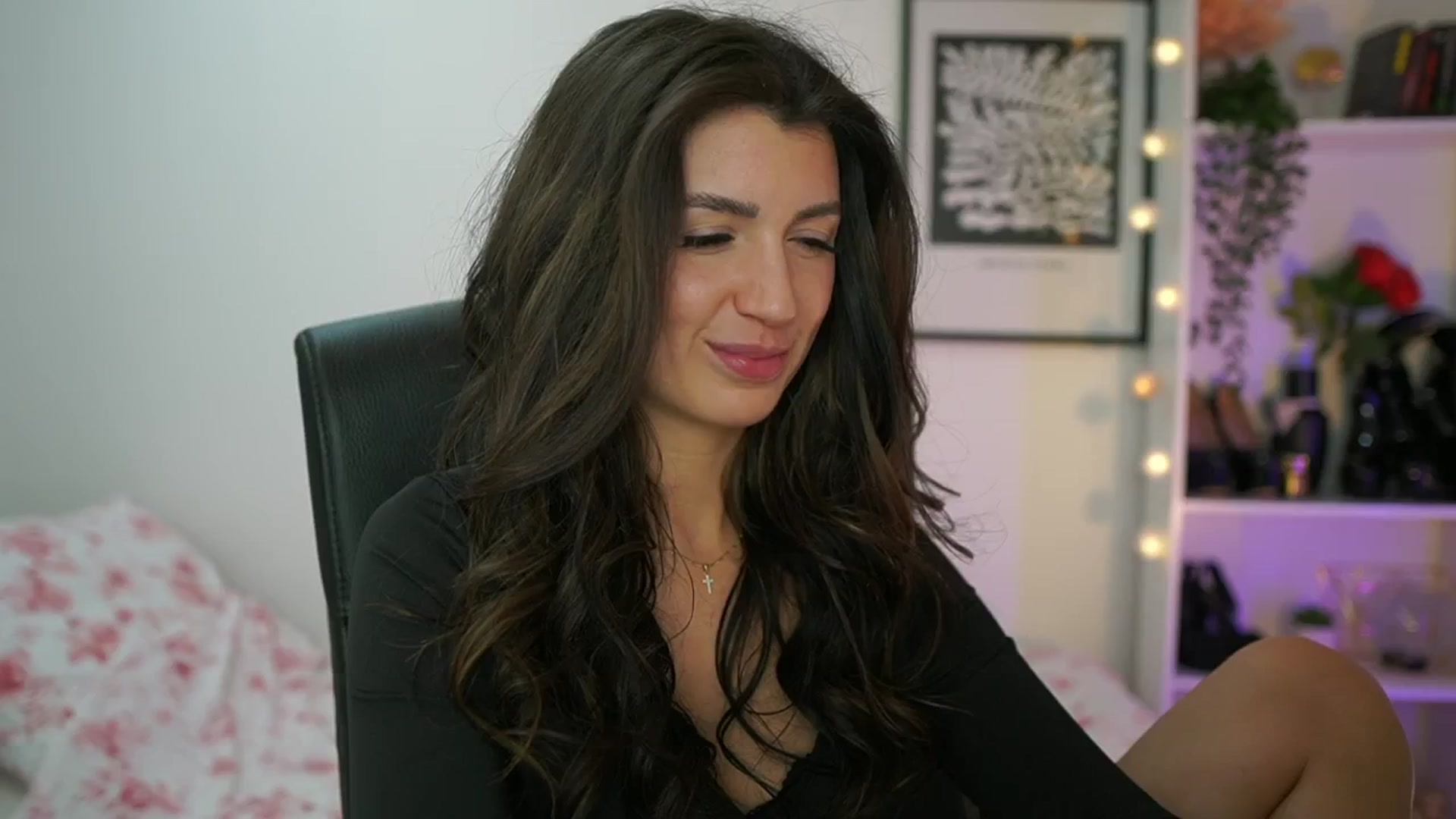 Gallery image thumbnail from Julia_Roca's myfreecams stream on, 02/07/2025, 16:00 image 14 of 20