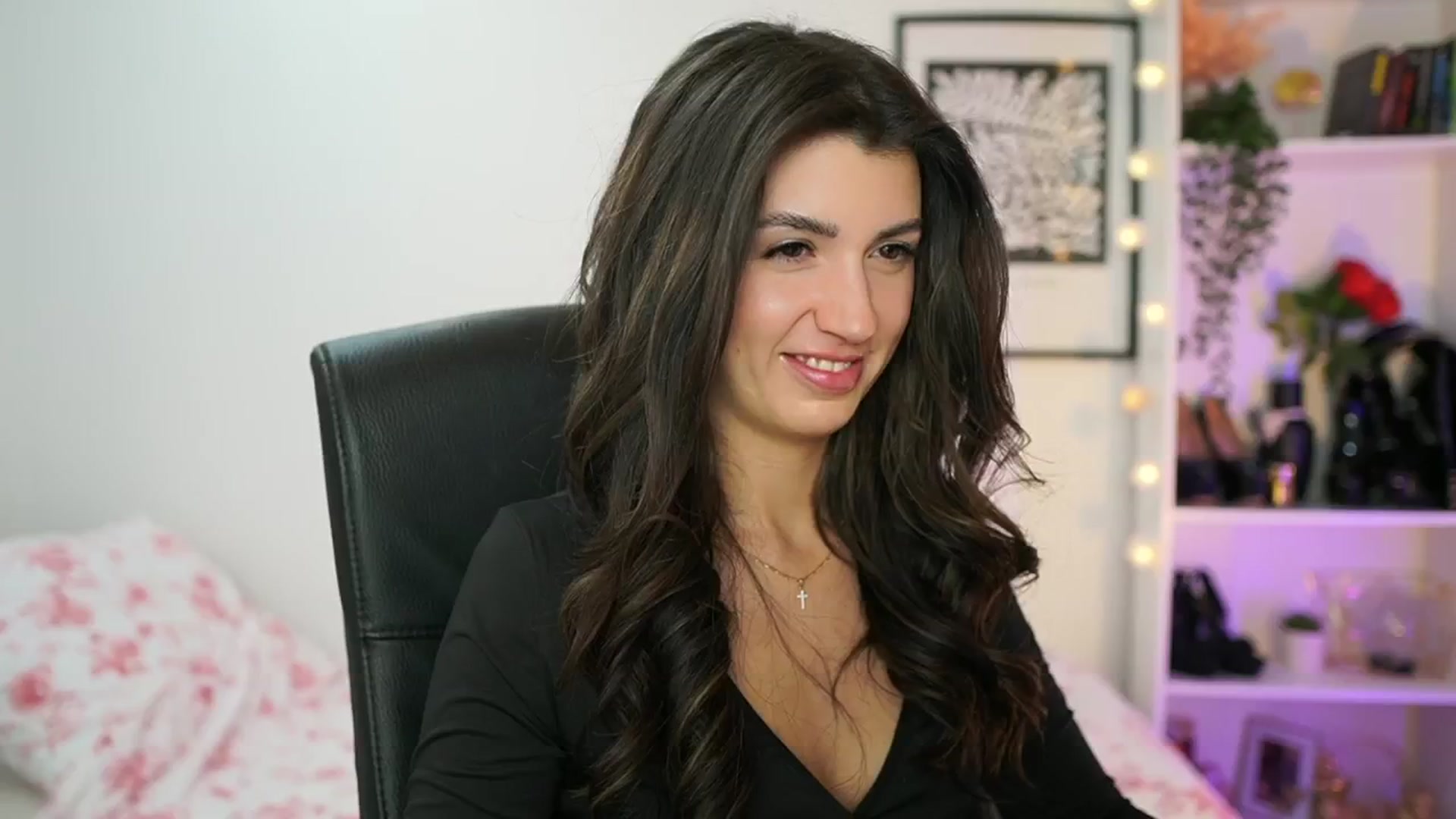 Gallery image thumbnail from Julia_Roca's myfreecams stream on, 02/07/2025, 19:02 image 3 of 20