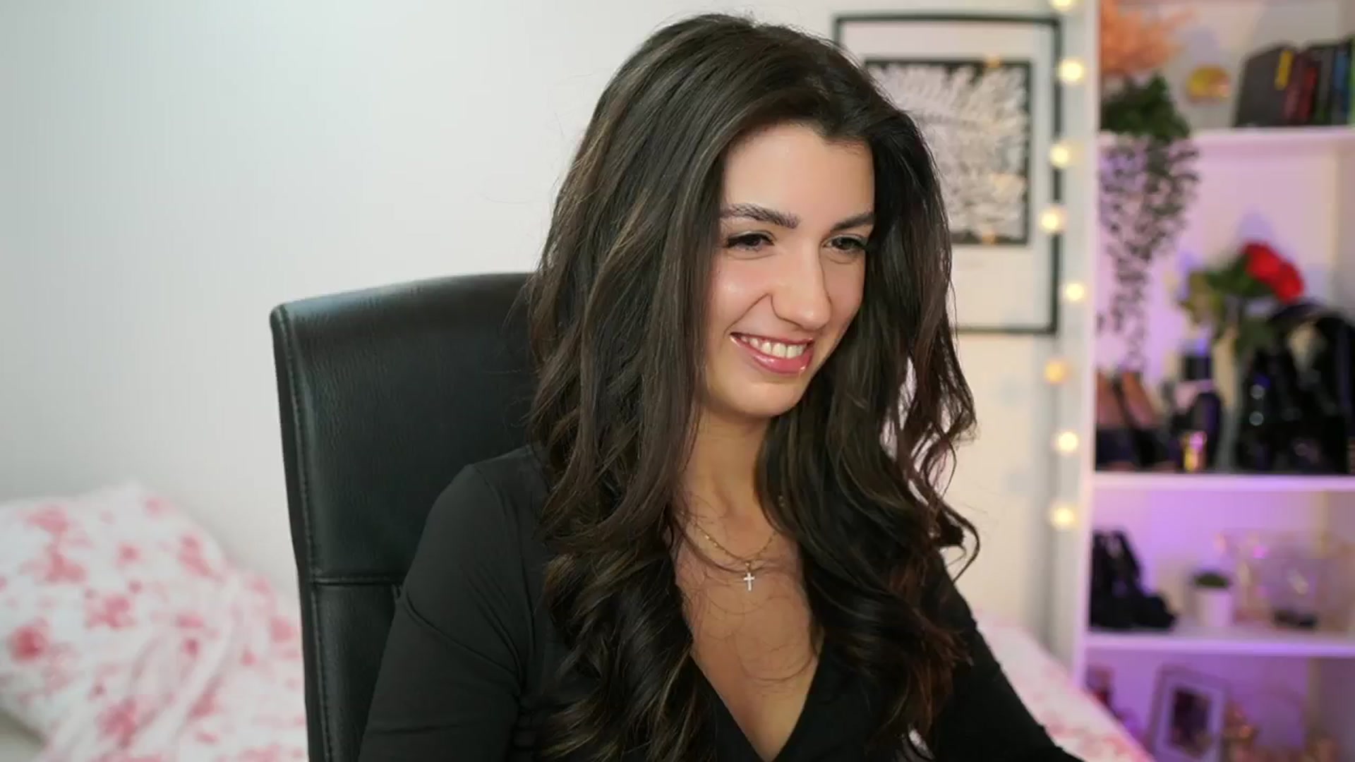 Gallery image thumbnail from Julia_Roca's myfreecams stream on, 02/07/2025, 19:02 image 2 of 20