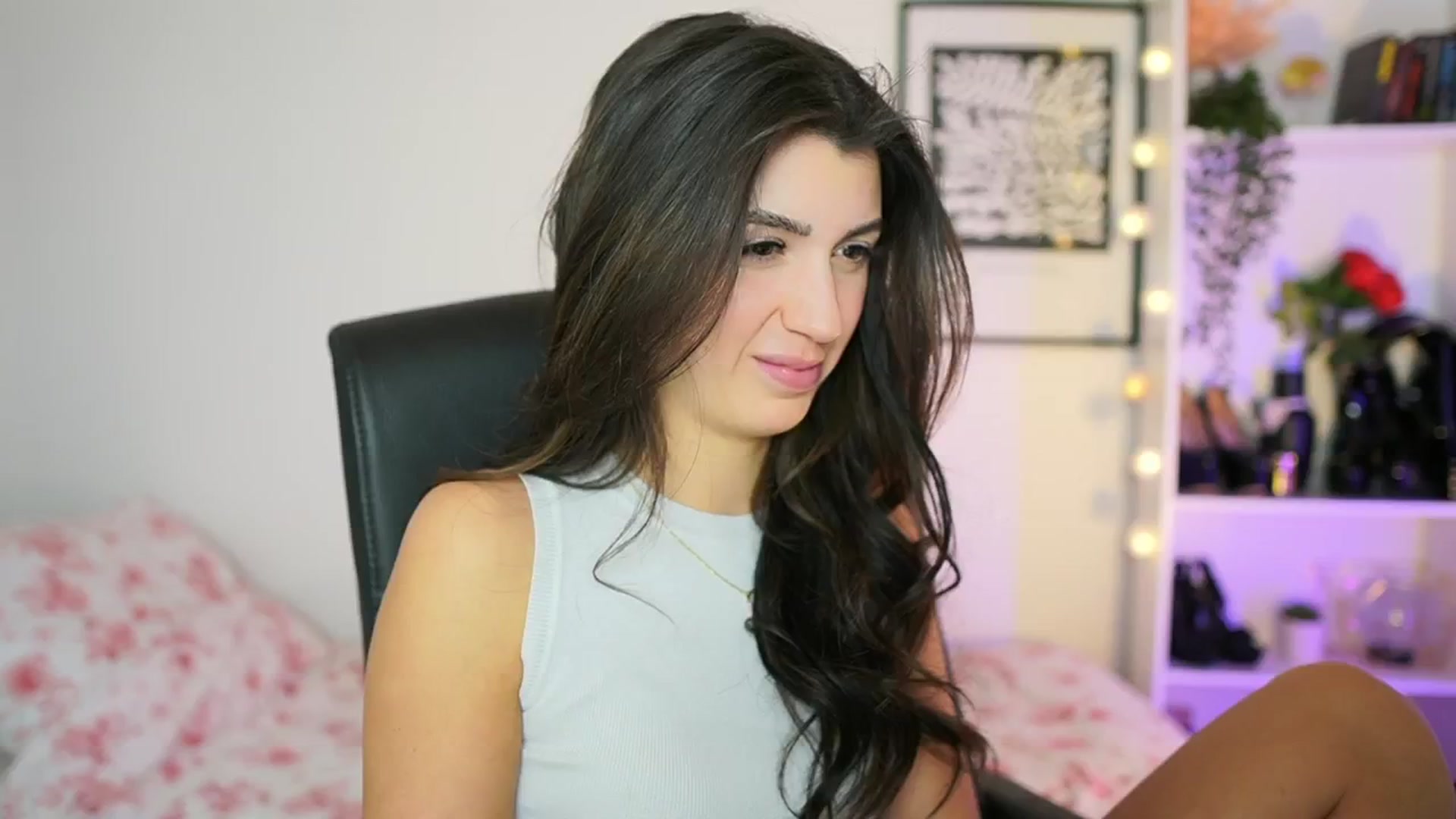 Gallery image thumbnail from Julia_Roca's myfreecams stream on, 02/08/2025, 15:14 image 19 of 20