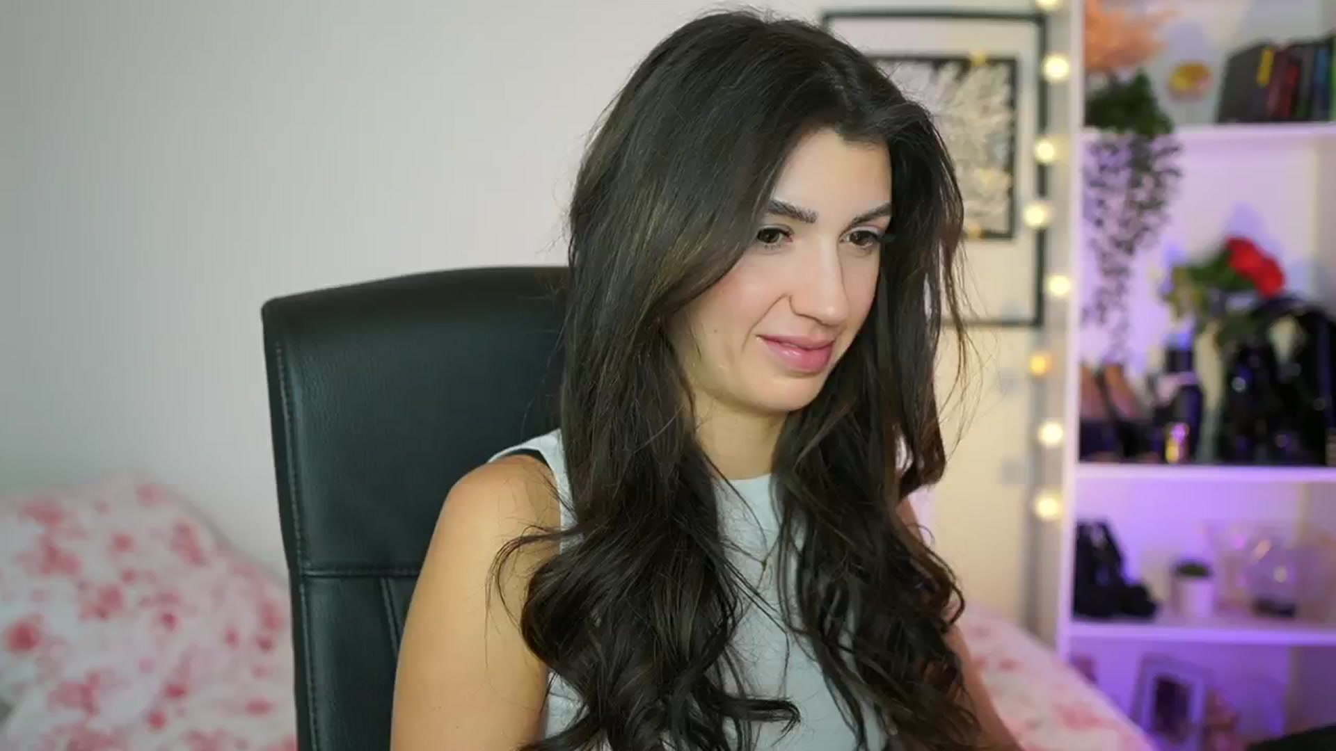 Gallery image thumbnail from Julia_Roca's myfreecams stream on, 02/08/2025, 15:14 image 7 of 20