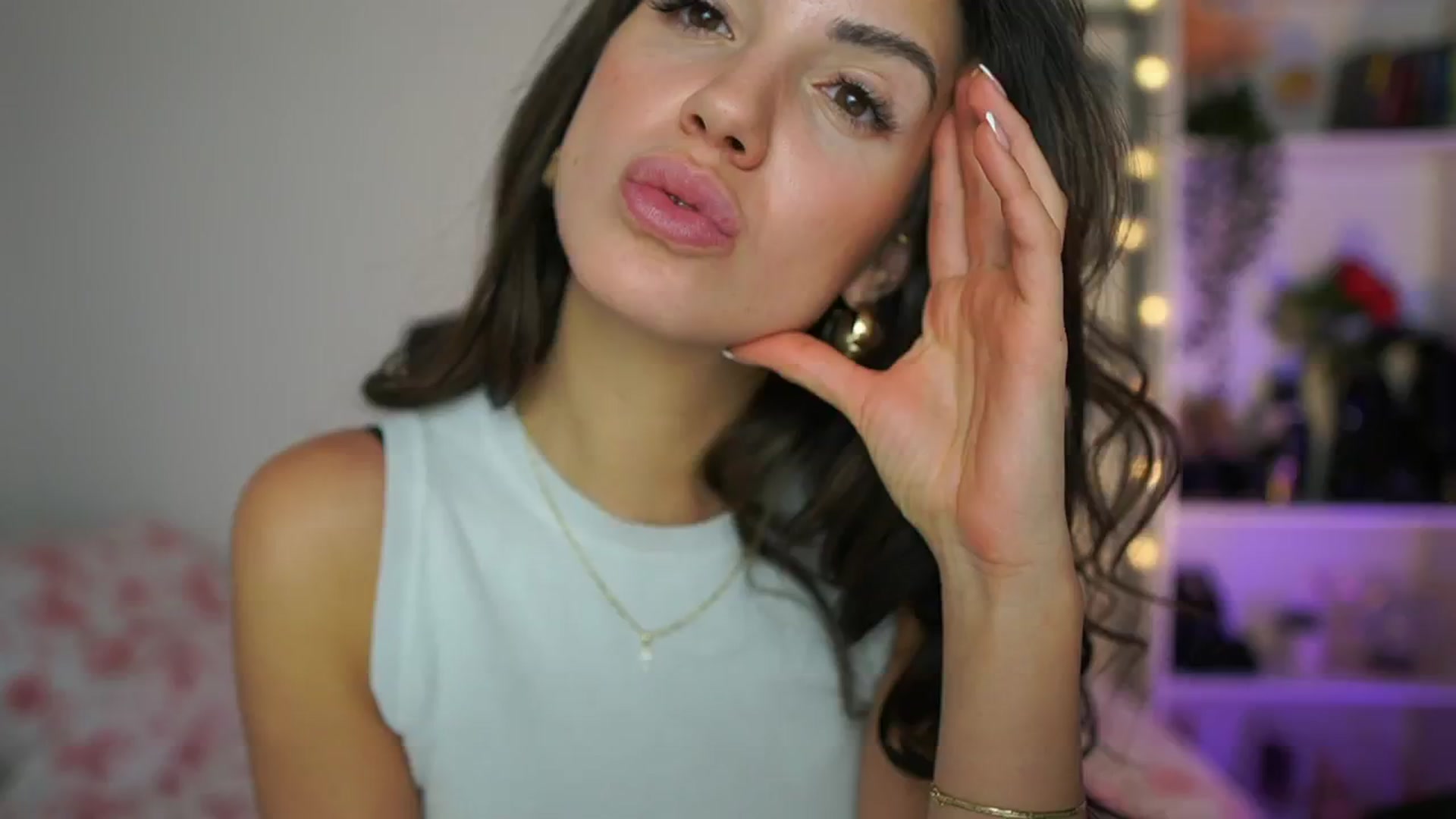 Gallery image thumbnail from Julia_Roca's myfreecams stream on, 02/08/2025, 15:14 image 9 of 20