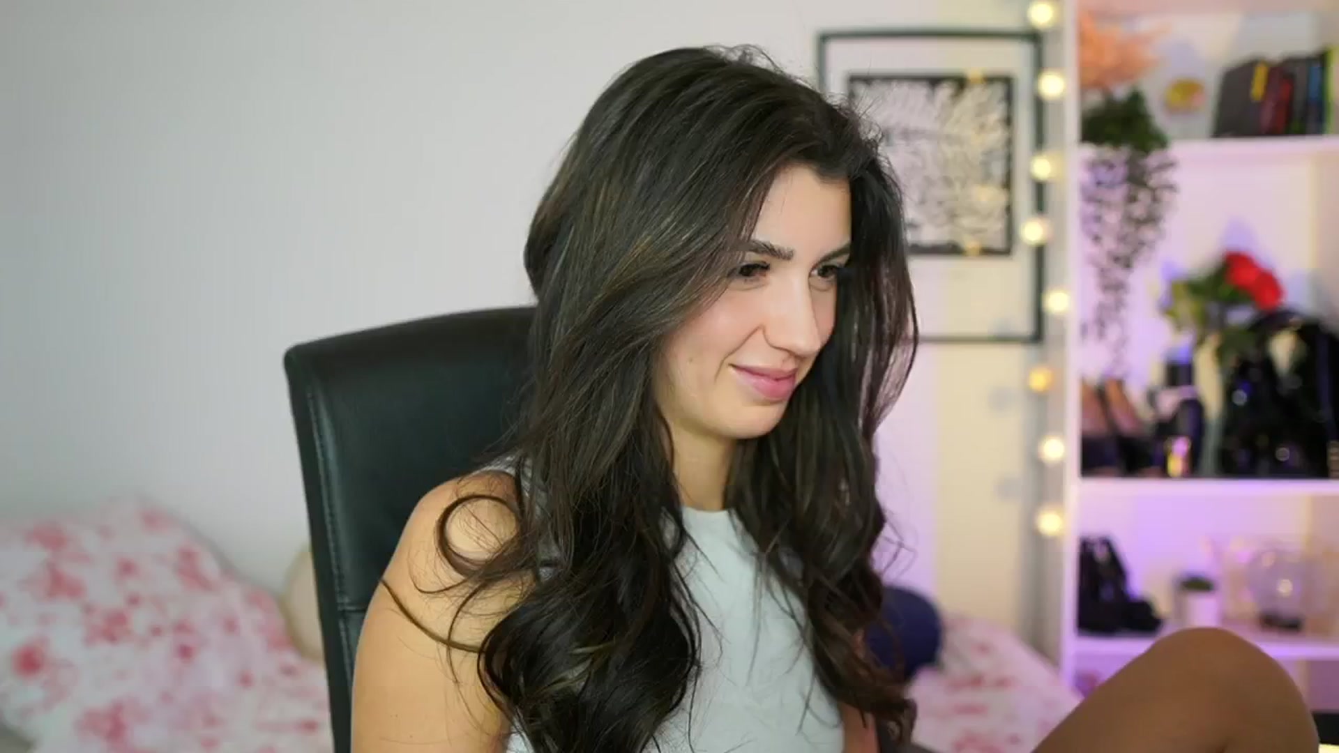 Gallery image thumbnail from Julia_Roca's myfreecams stream on, 02/08/2025, 17:50 image 5 of 20