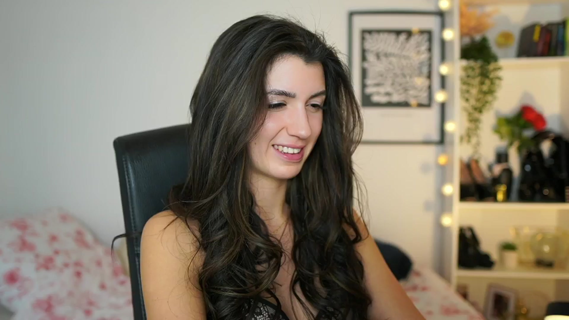 Gallery image thumbnail from Julia_Roca's myfreecams stream on, 02/08/2025, 19:14 image 19 of 20