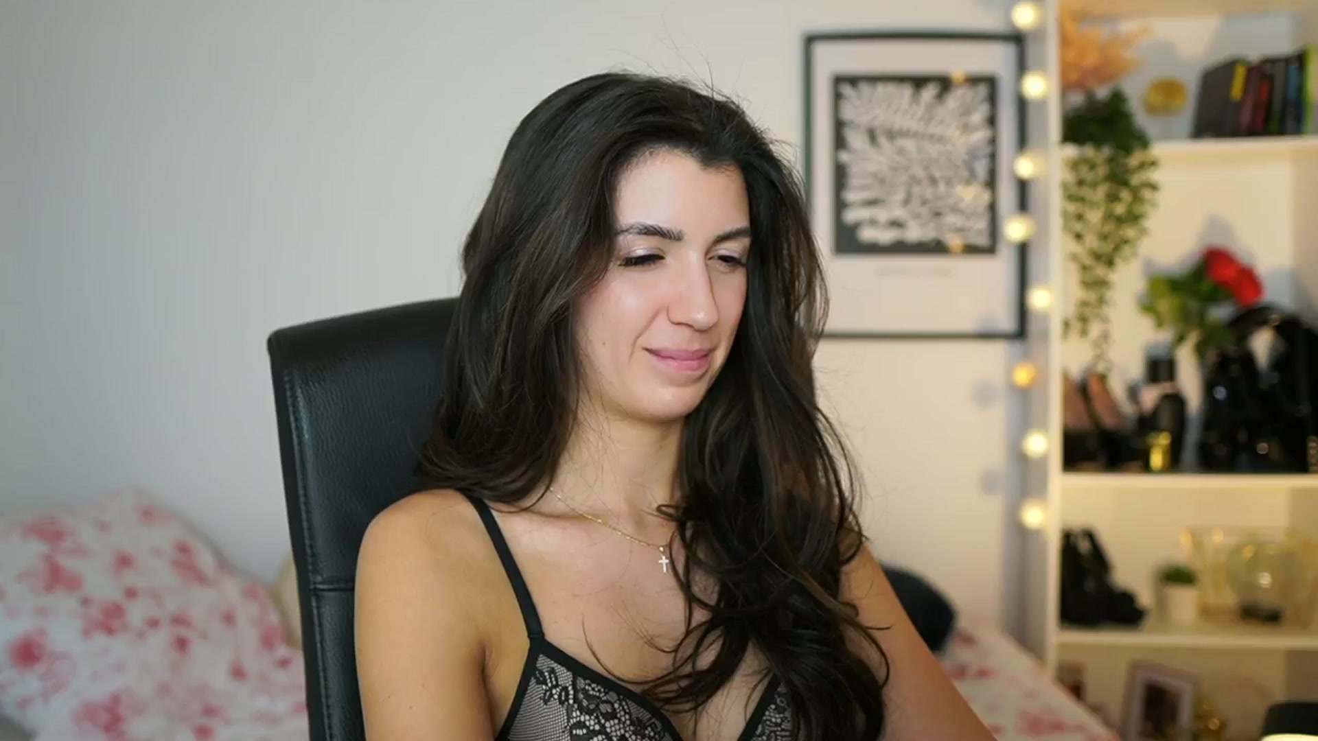 Gallery image thumbnail from Julia_Roca's myfreecams stream on, 02/08/2025, 19:14 image 15 of 20