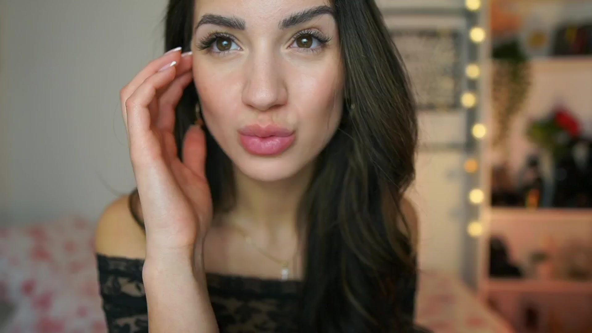 Gallery image thumbnail from Julia_Roca's myfreecams stream on, 02/09/2025, 15:09 image 12 of 20