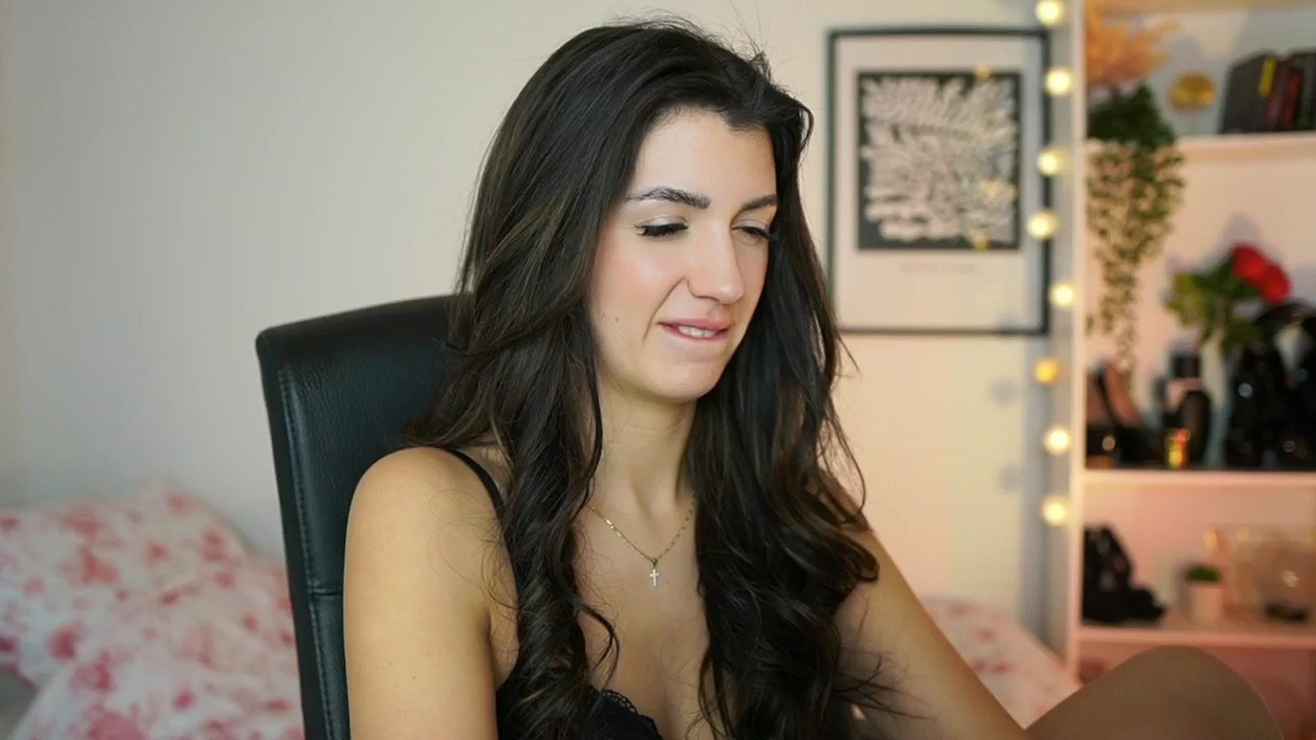 Gallery image thumbnail from Julia_Roca's myfreecams stream on, 02/09/2025, 15:09 image 18 of 20