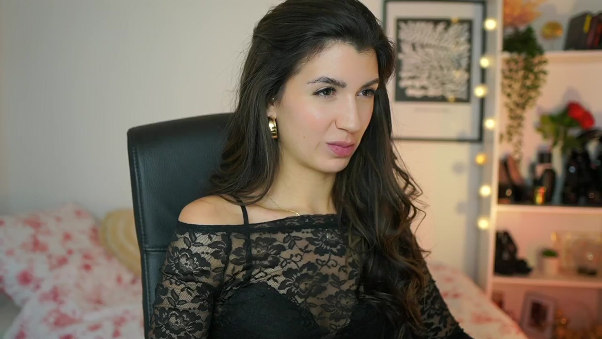 Gallery image thumbnail from Julia_Roca's myfreecams stream on, 02/09/2025, 17:08 image 16 of 20