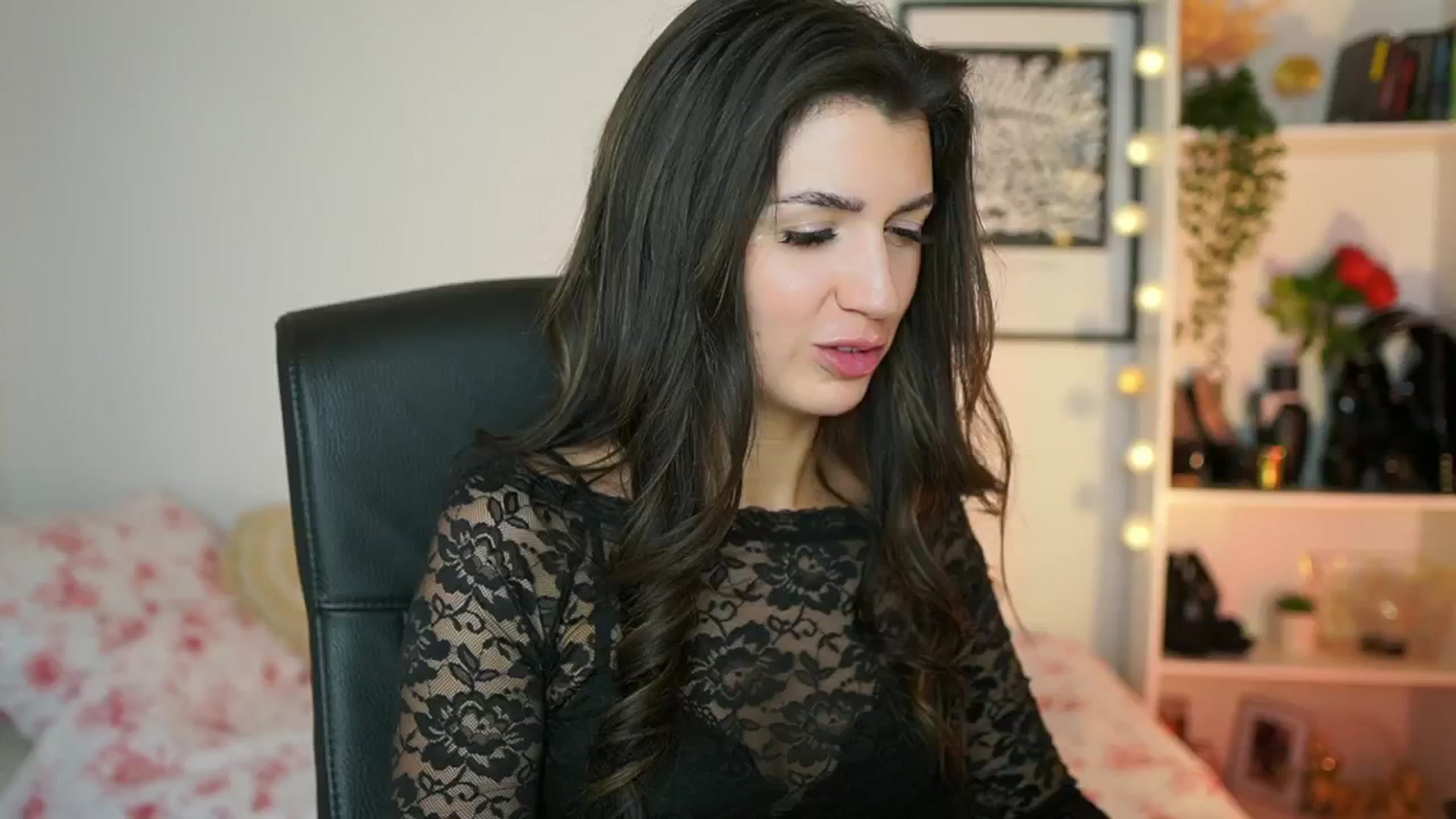 Gallery image thumbnail from Julia_Roca's myfreecams stream on, 02/09/2025, 18:37 image 16 of 20