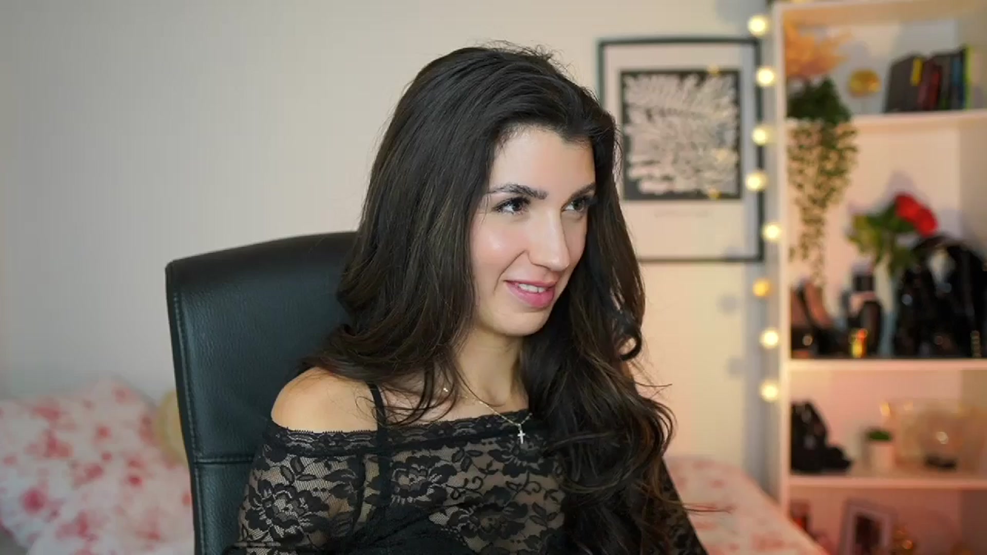 Gallery image thumbnail from Julia_Roca's myfreecams stream on, 02/09/2025, 19:03 image 18 of 20