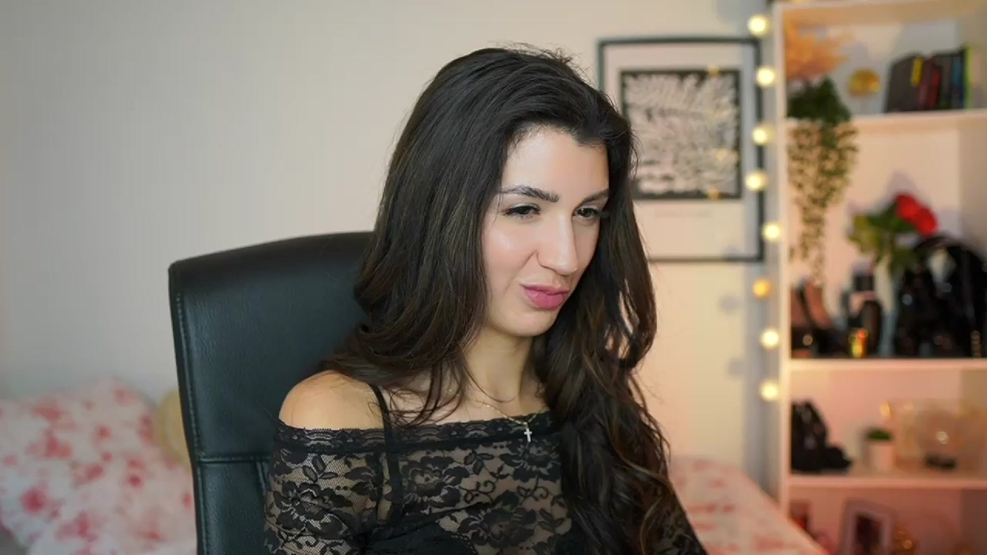 Gallery image thumbnail from Julia_Roca's myfreecams stream on, 02/09/2025, 19:03 image 16 of 20