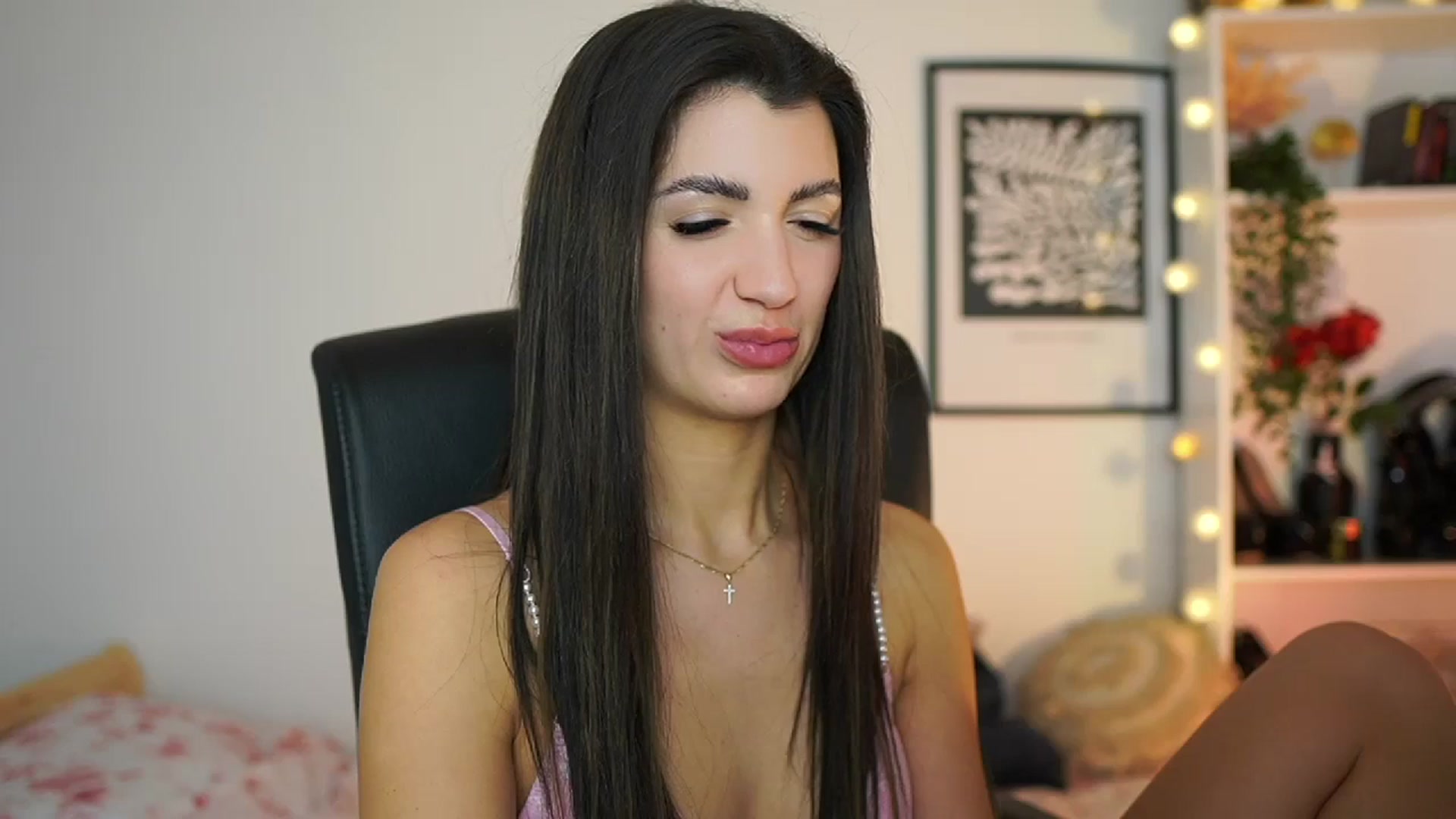 Gallery image thumbnail from Julia_Roca's myfreecams stream on, 02/15/2025, 15:36 image 7 of 20