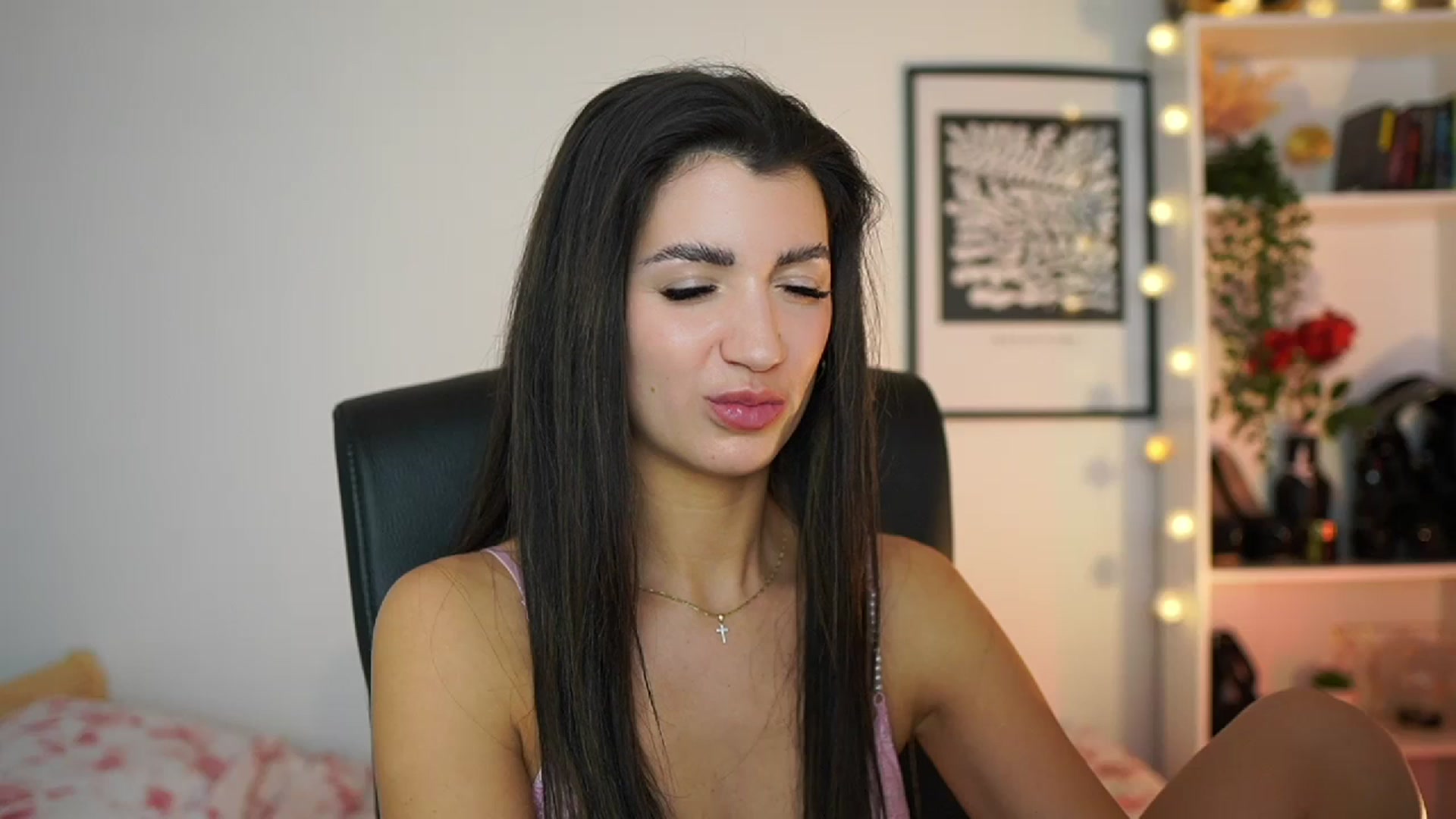 Gallery image thumbnail from Julia_Roca's myfreecams stream on, 02/15/2025, 18:14 image 18 of 20