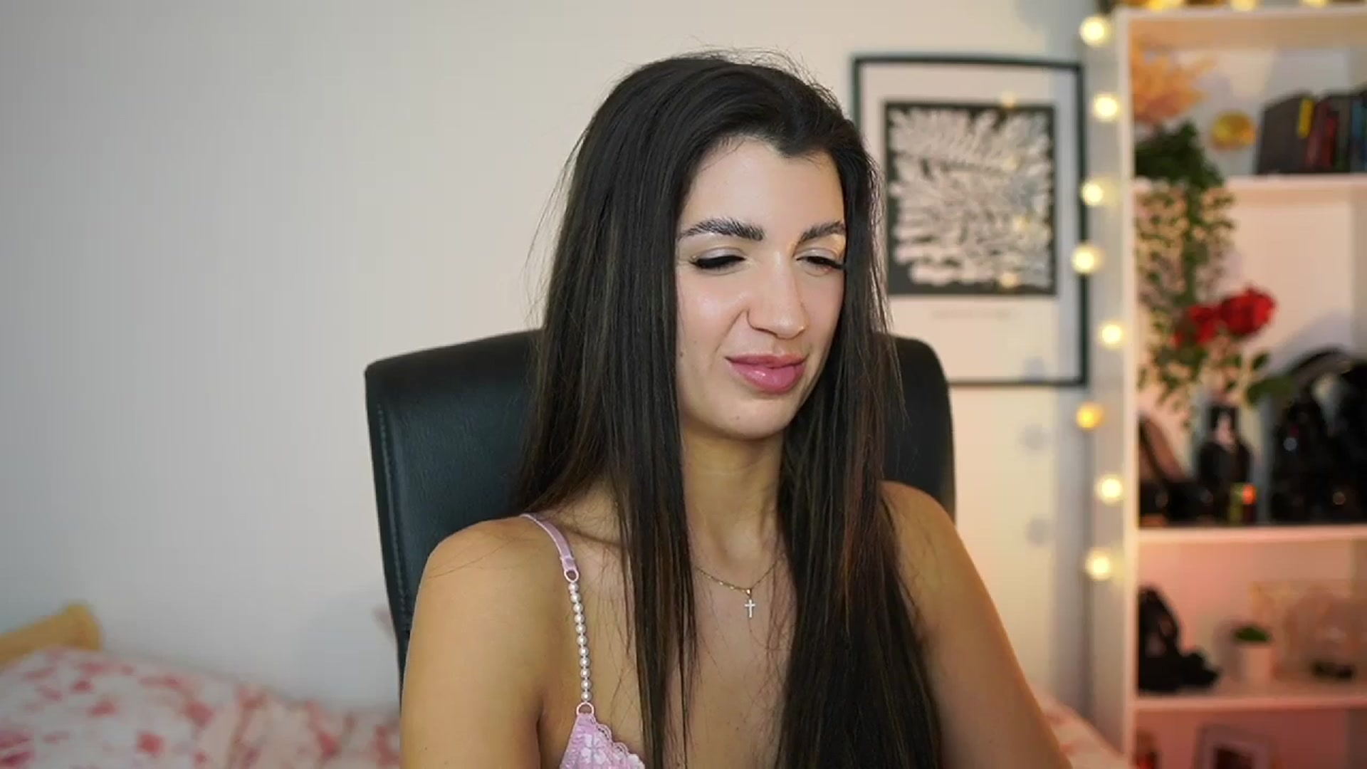 Gallery image thumbnail from Julia_Roca's myfreecams stream on, 02/15/2025, 19:02 image 11 of 20