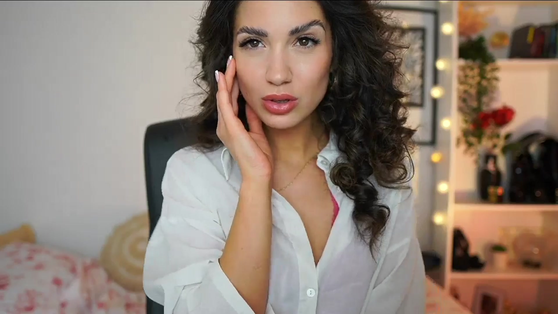 Gallery image thumbnail from Julia_Roca's myfreecams stream on, 02/16/2025, 17:52 image 2 of 20