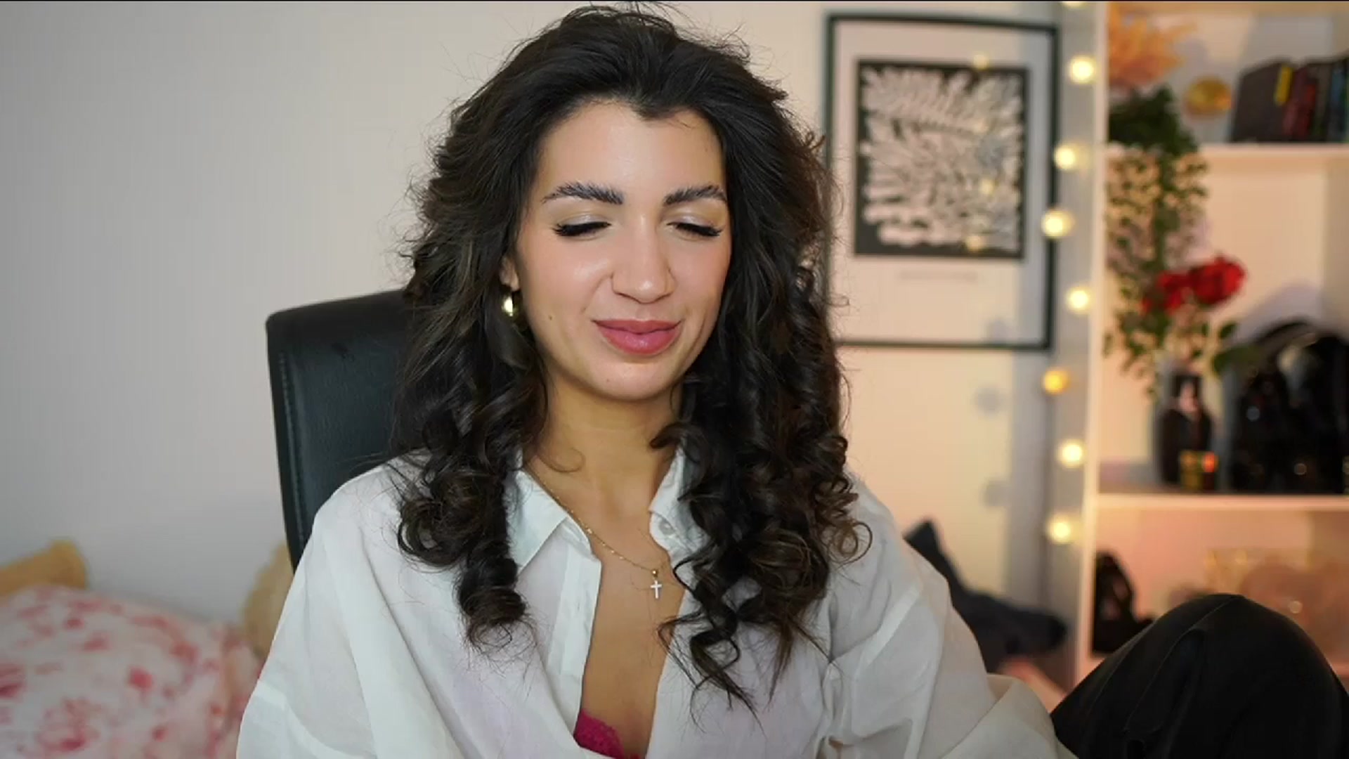 Gallery image thumbnail from Julia_Roca's myfreecams stream on, 02/16/2025, 17:52 image 15 of 20