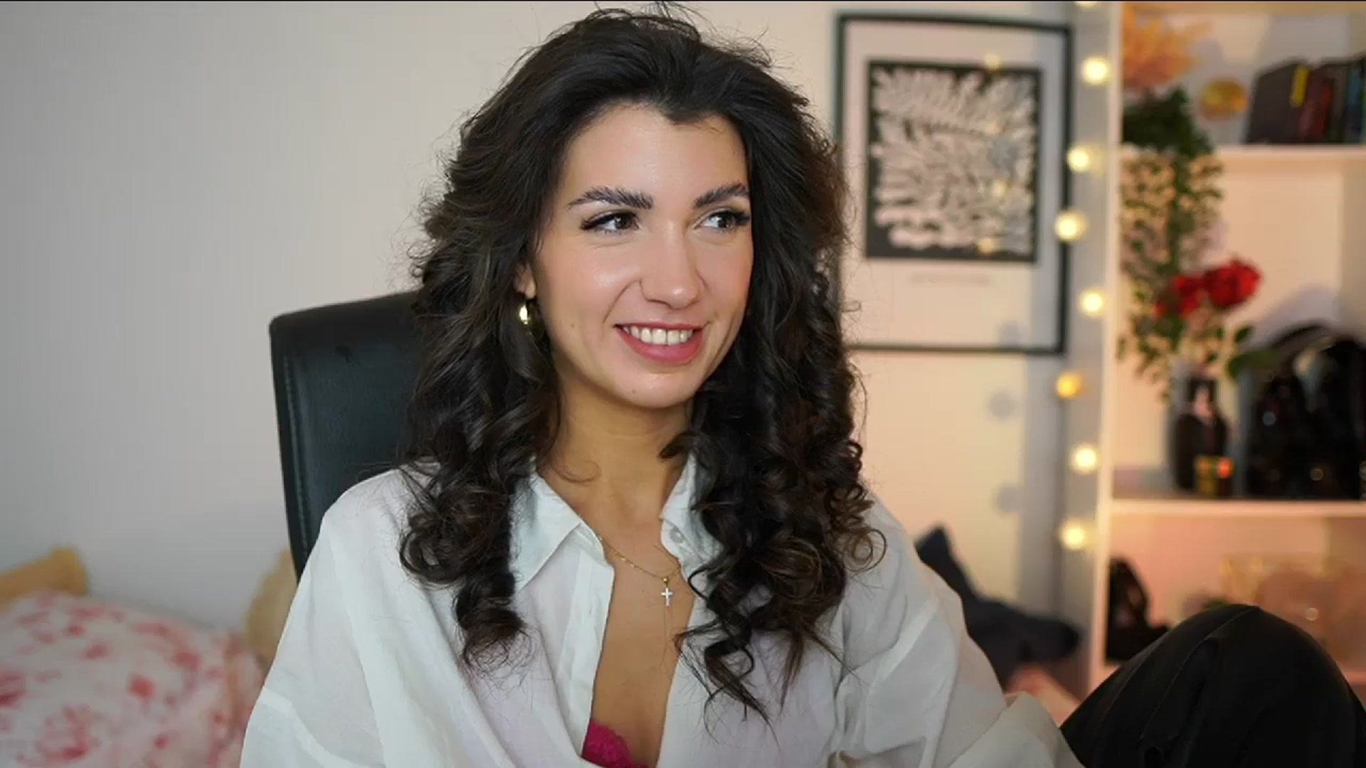 Gallery image thumbnail from Julia_Roca's myfreecams stream on, 02/16/2025, 17:52 image 16 of 20