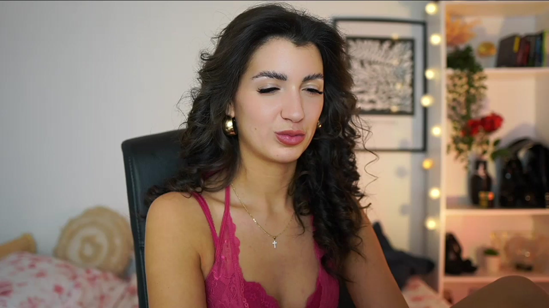 Gallery image thumbnail from Julia_Roca's myfreecams stream on, 02/16/2025, 18:56 image 7 of 20
